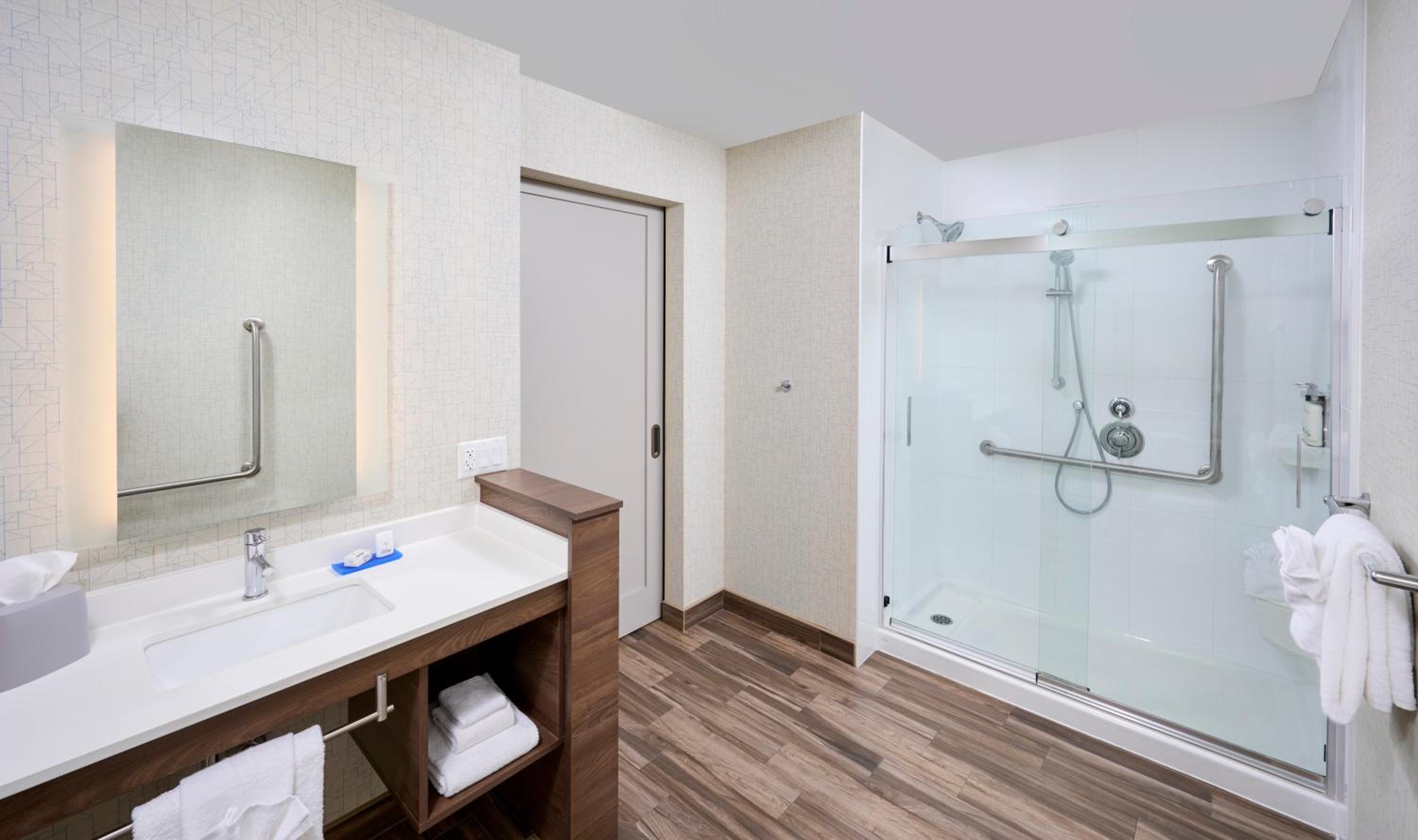 King Room with Roll-In Shower - Disability Access