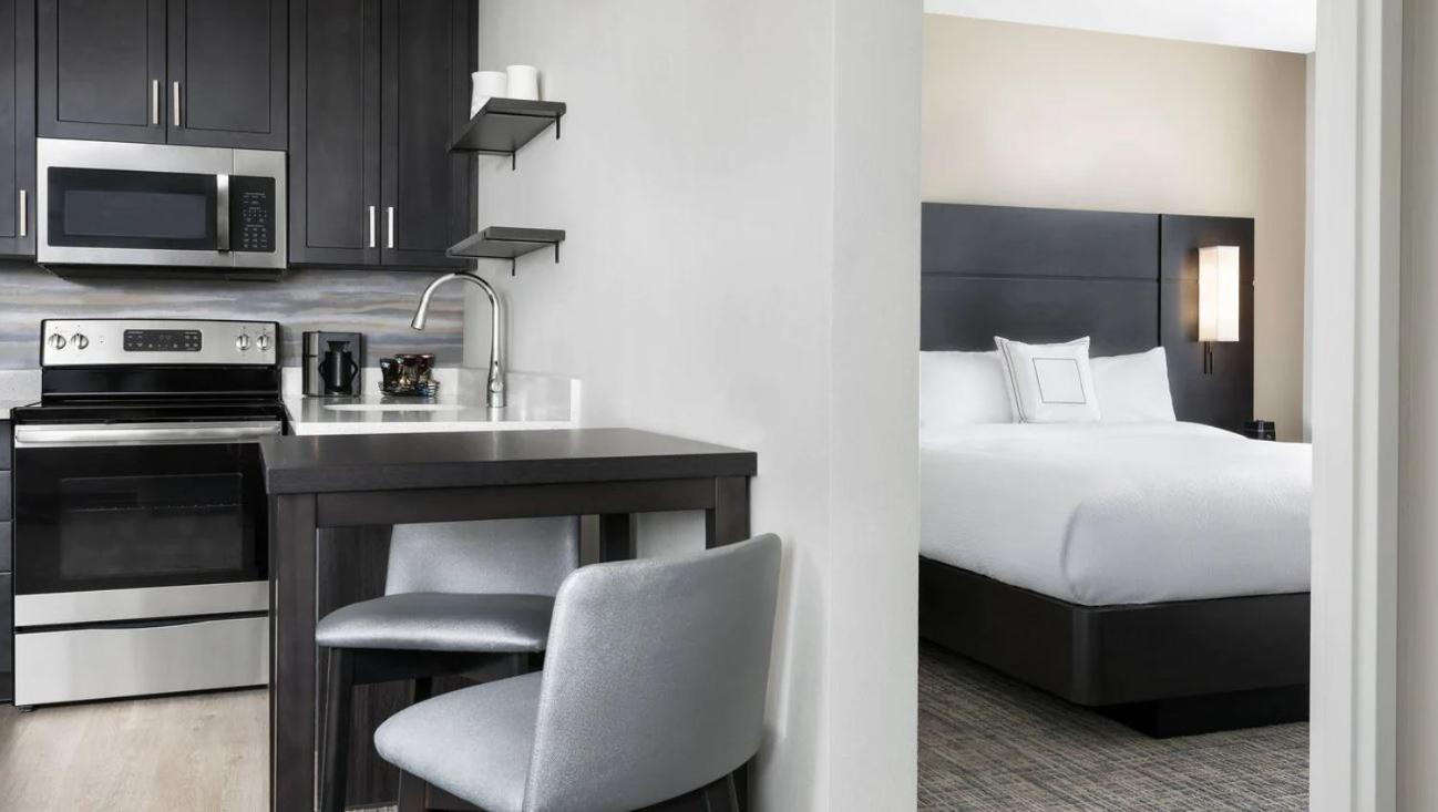 One-Bedroom King Suite with Sofa Bed  - Photo 1