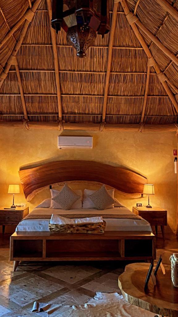 Deluxe King Suite - Photo 16