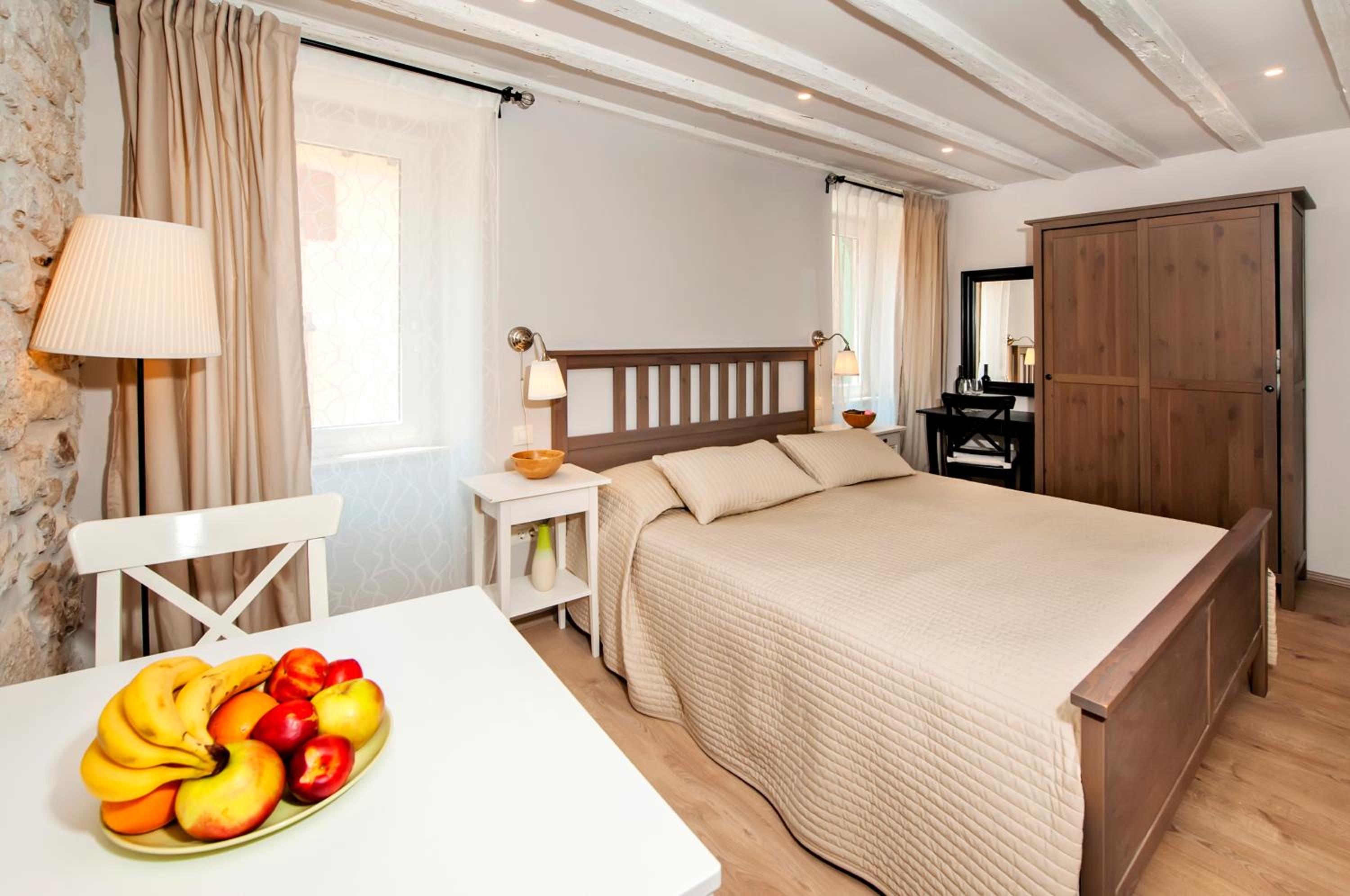 Studio with Sofa Bed