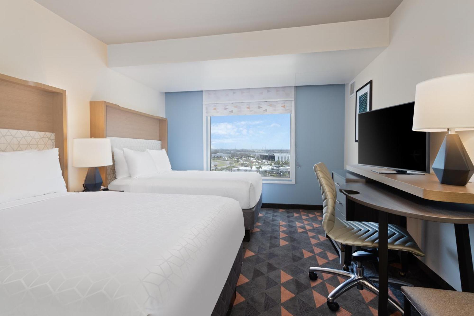 Suite With Two Double Beds - Disability Accessible Roll In Shower 