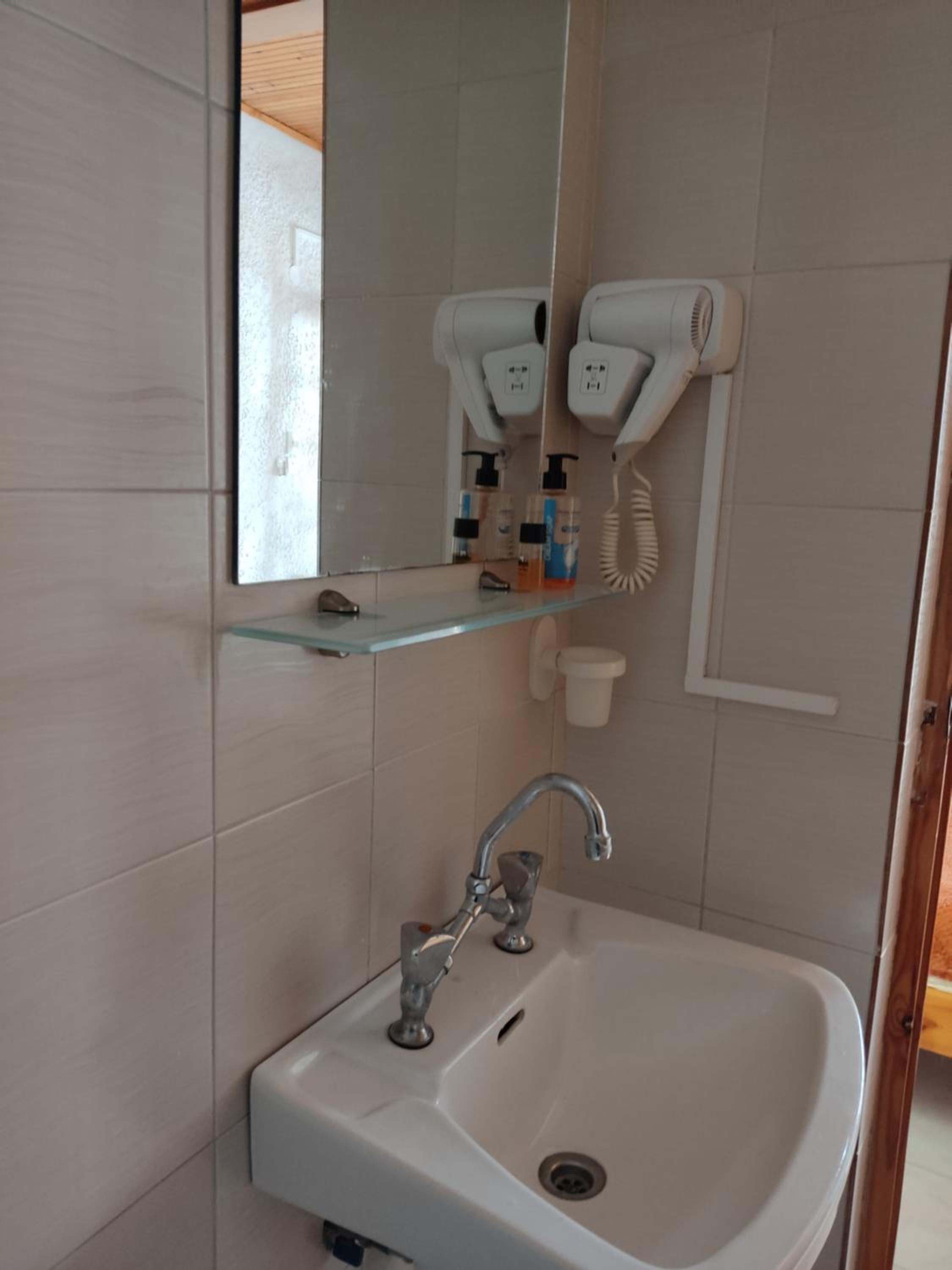 Double or Twin Room with Balcony - Photo 30