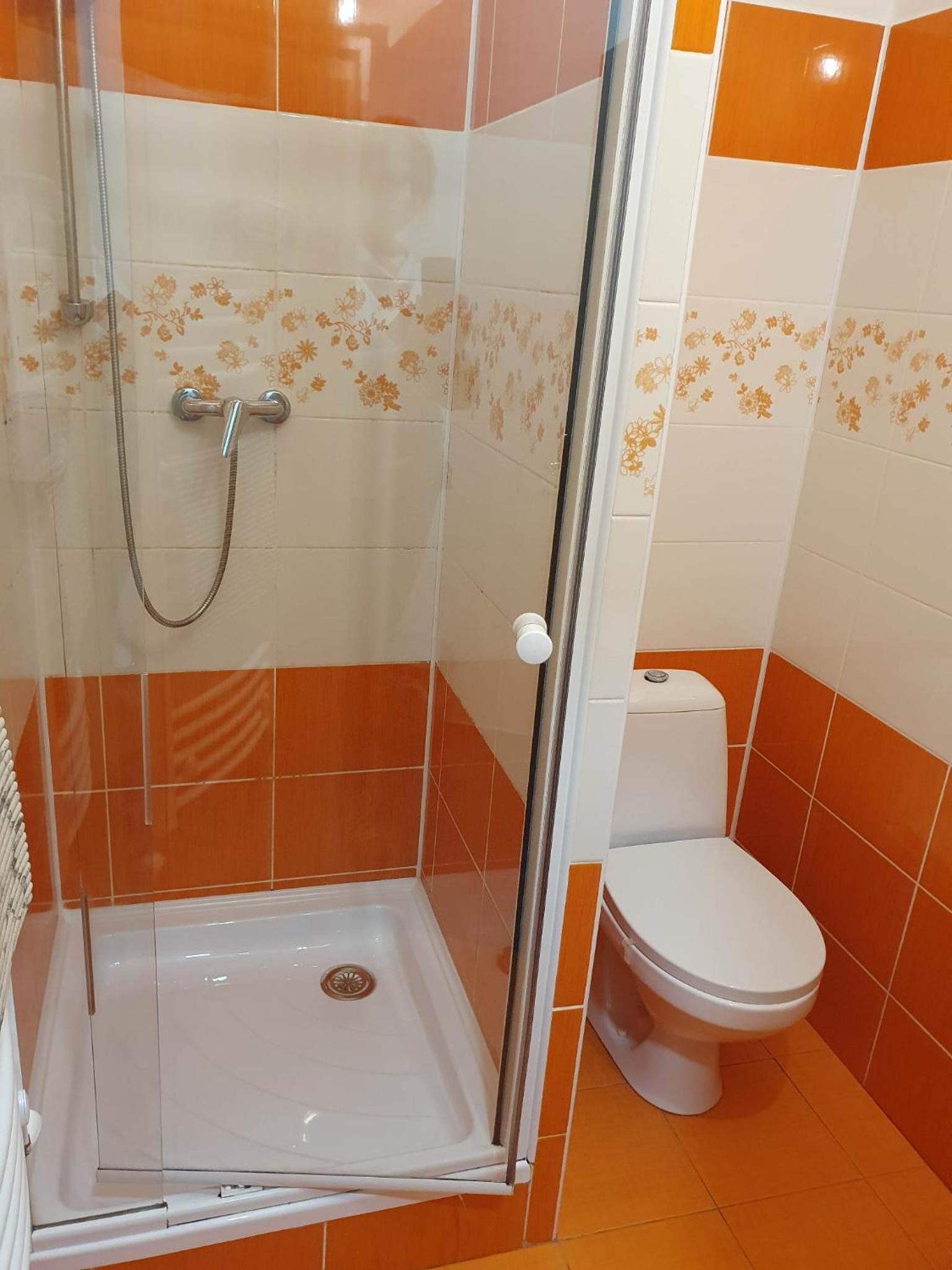 Triple Room with Private Bathroom - Photo 9