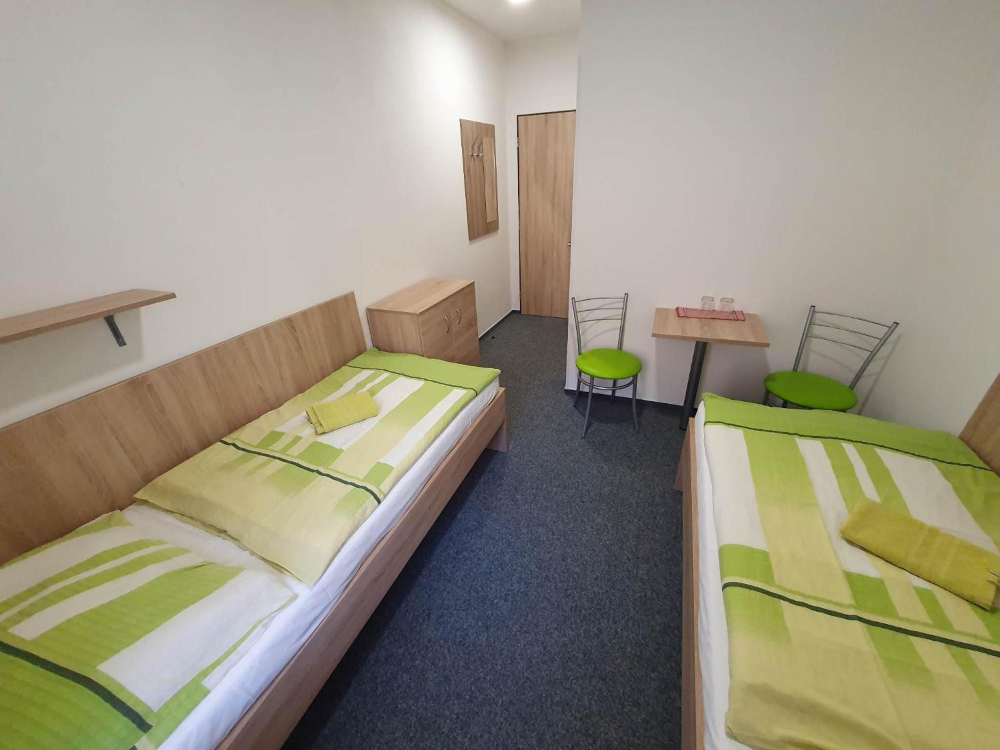 Twin Room with Bathroom - Photo 8