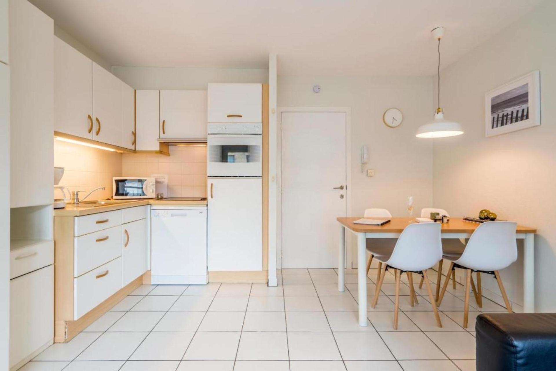 Studio Apartment photo 2