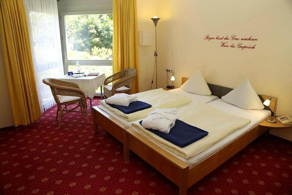 Deluxe King Room - Photo 3