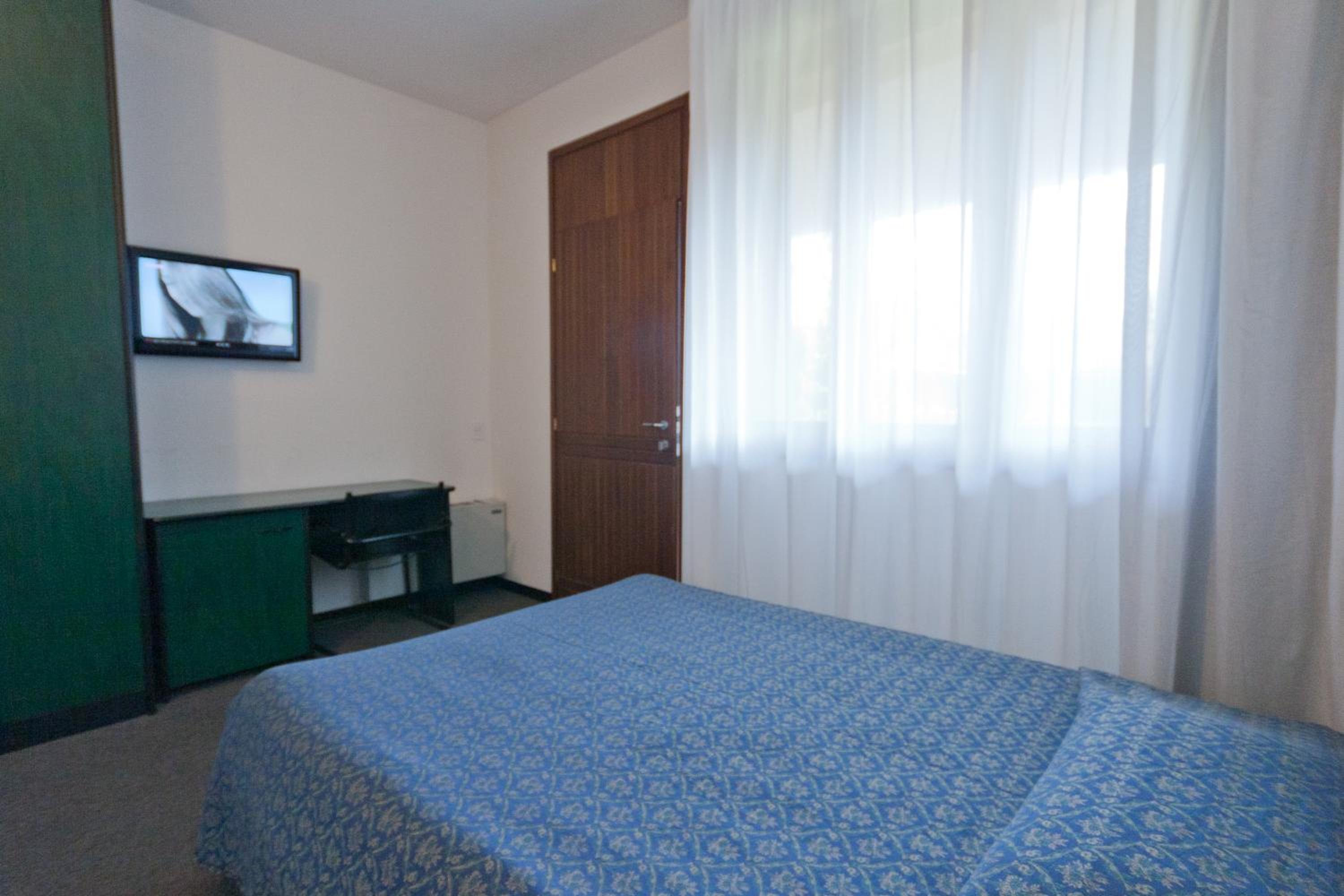 Large Single Room