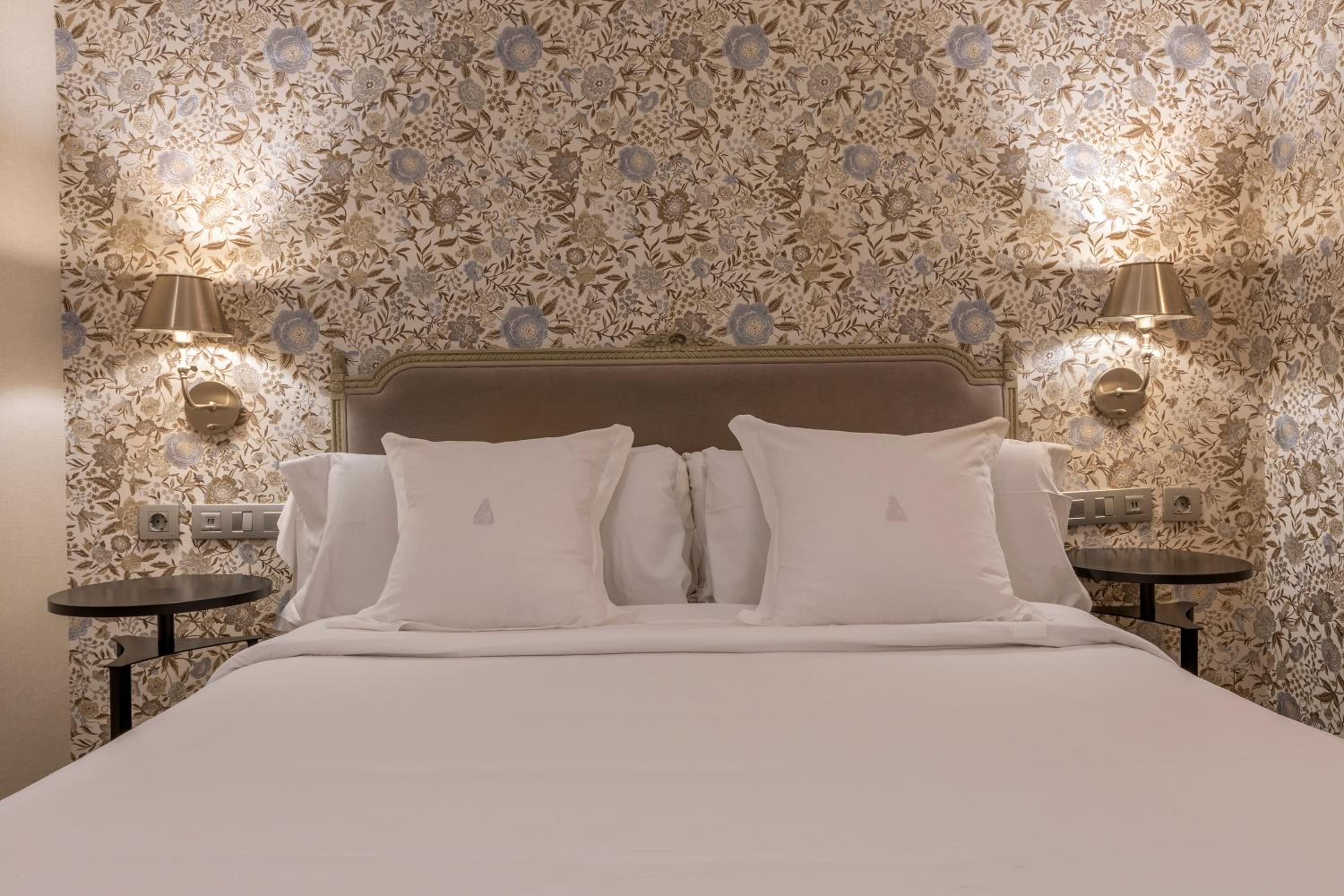 Double or Twin Room with Extra Bed (2 Adults + 1 Child) photo 1