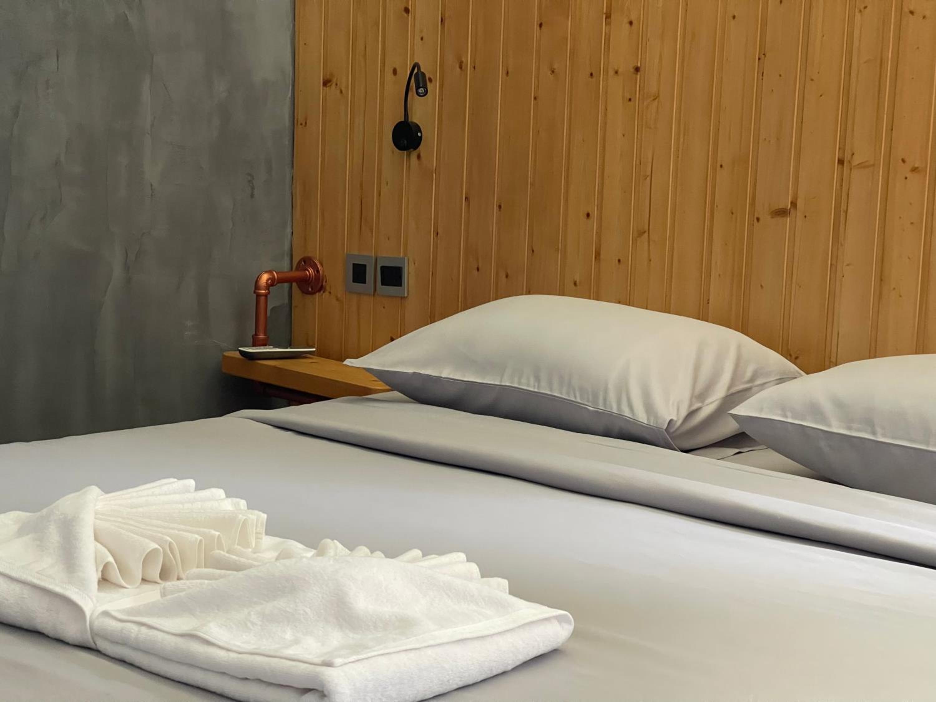 Standard Double Room - Photo 4