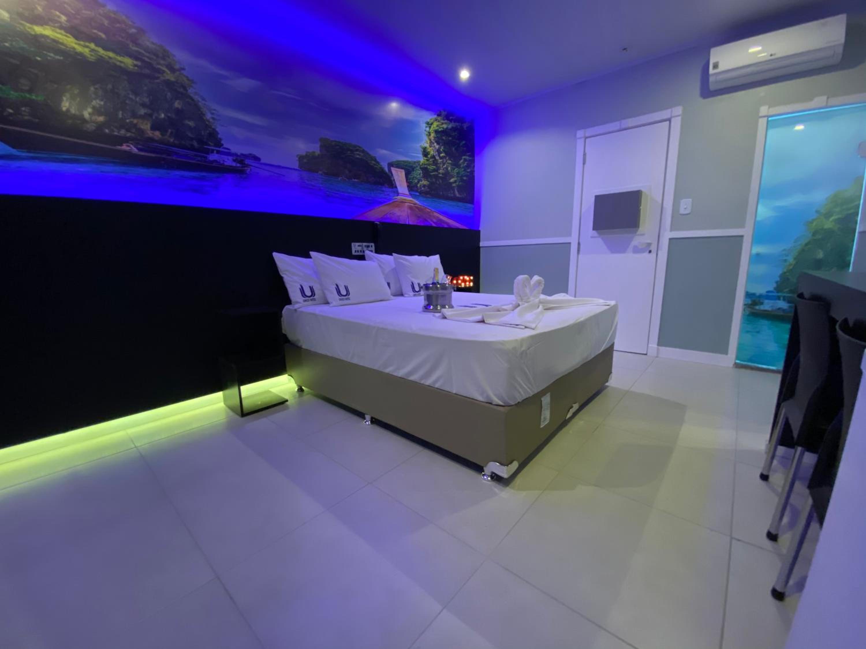 Suite - Photo 6