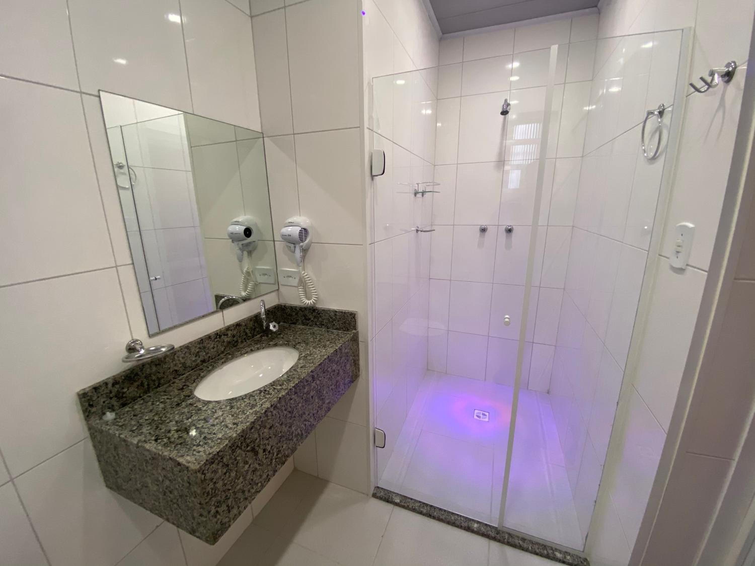 Suite - Photo 5