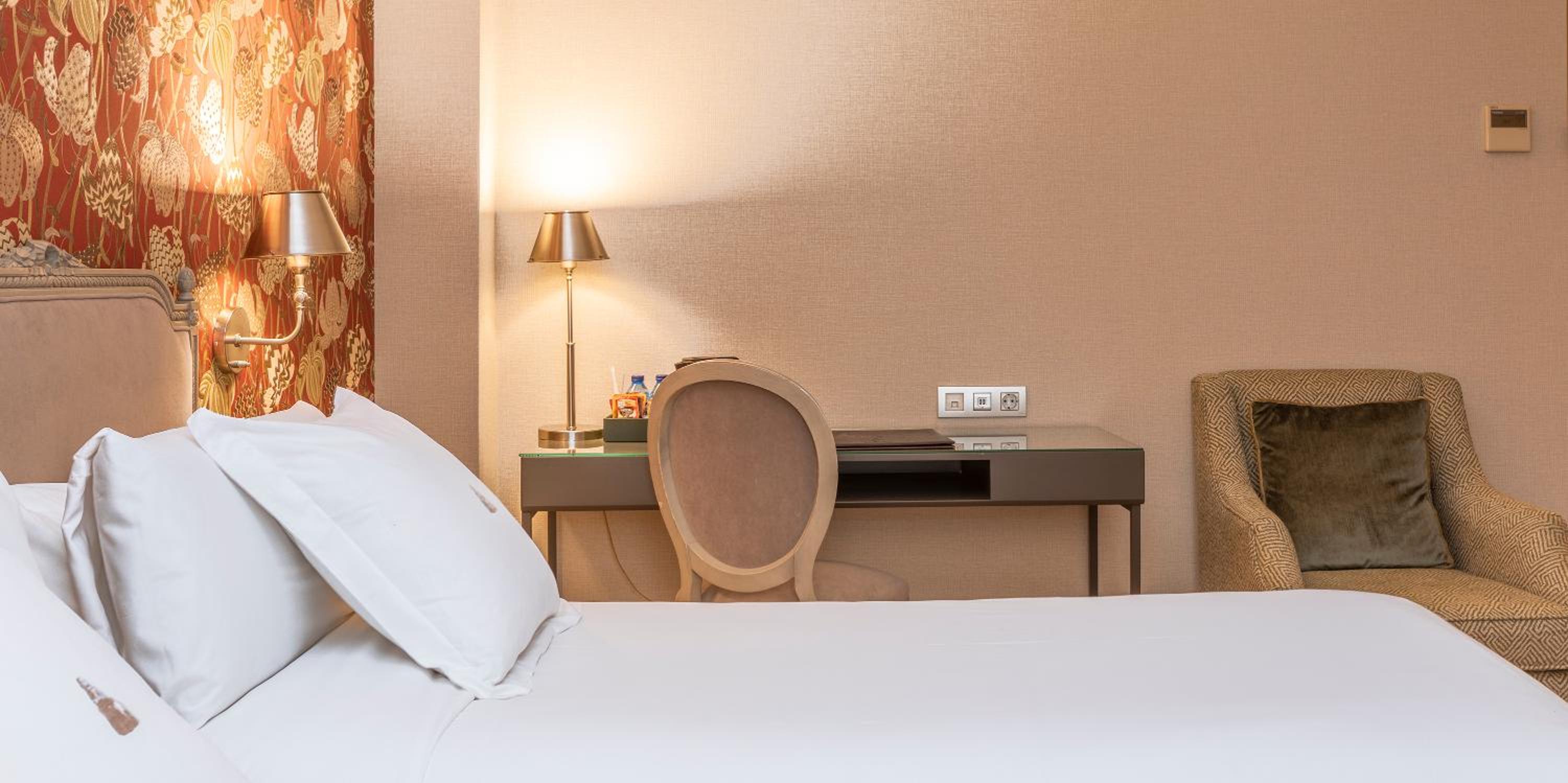 Double or Twin Room with Extra Bed (2 Adults + 1 Child) photo 3