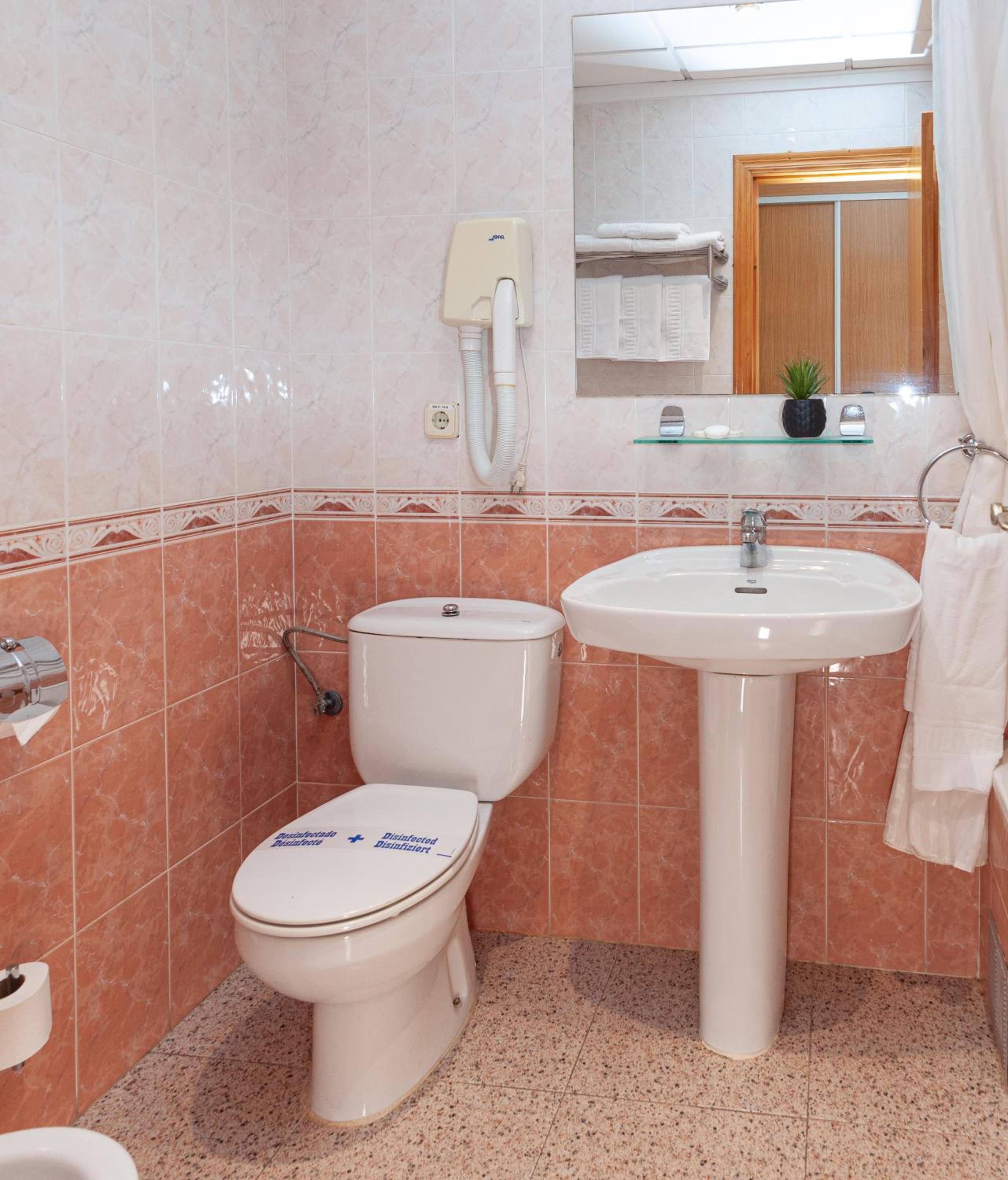 Triple Room - Photo 8