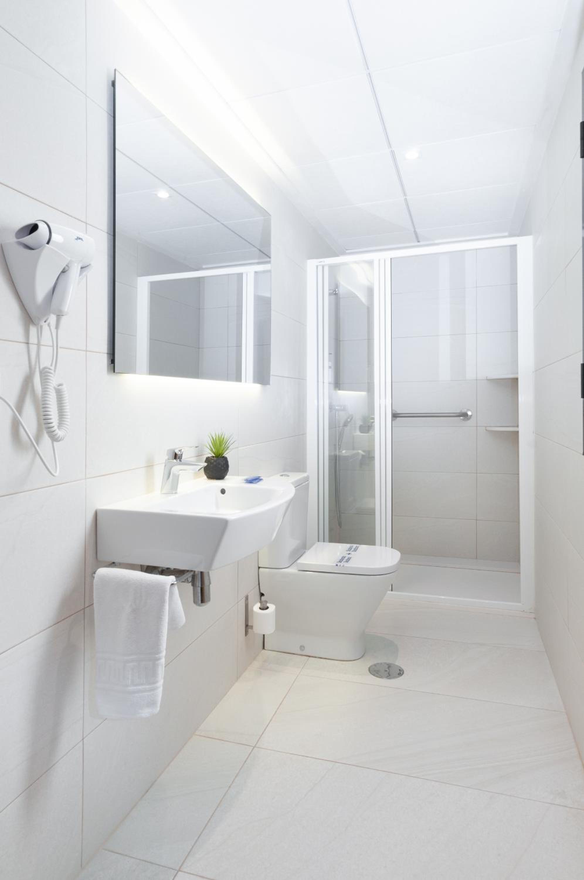 Standard Double Room - Photo 19