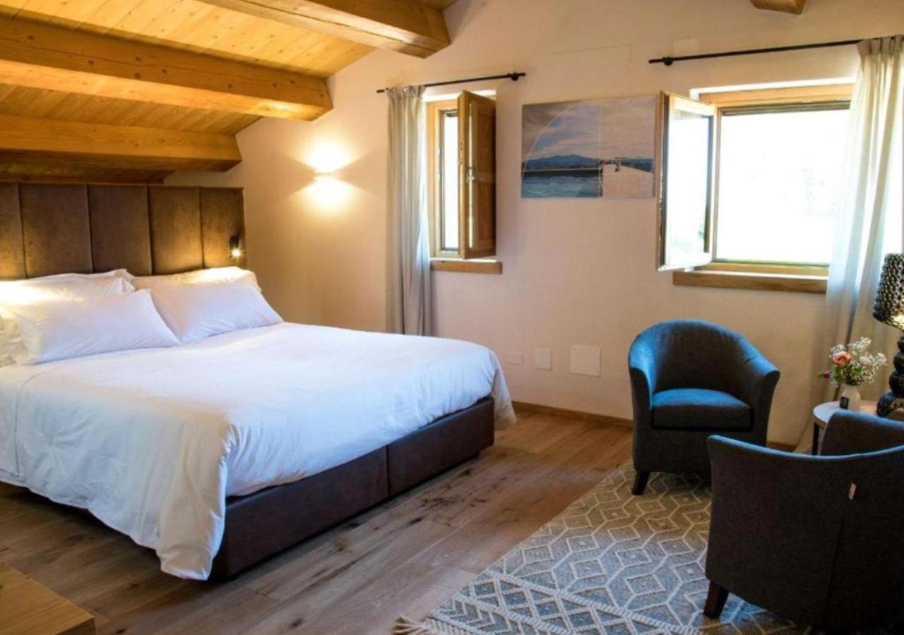 Executive Suite - Photo 8