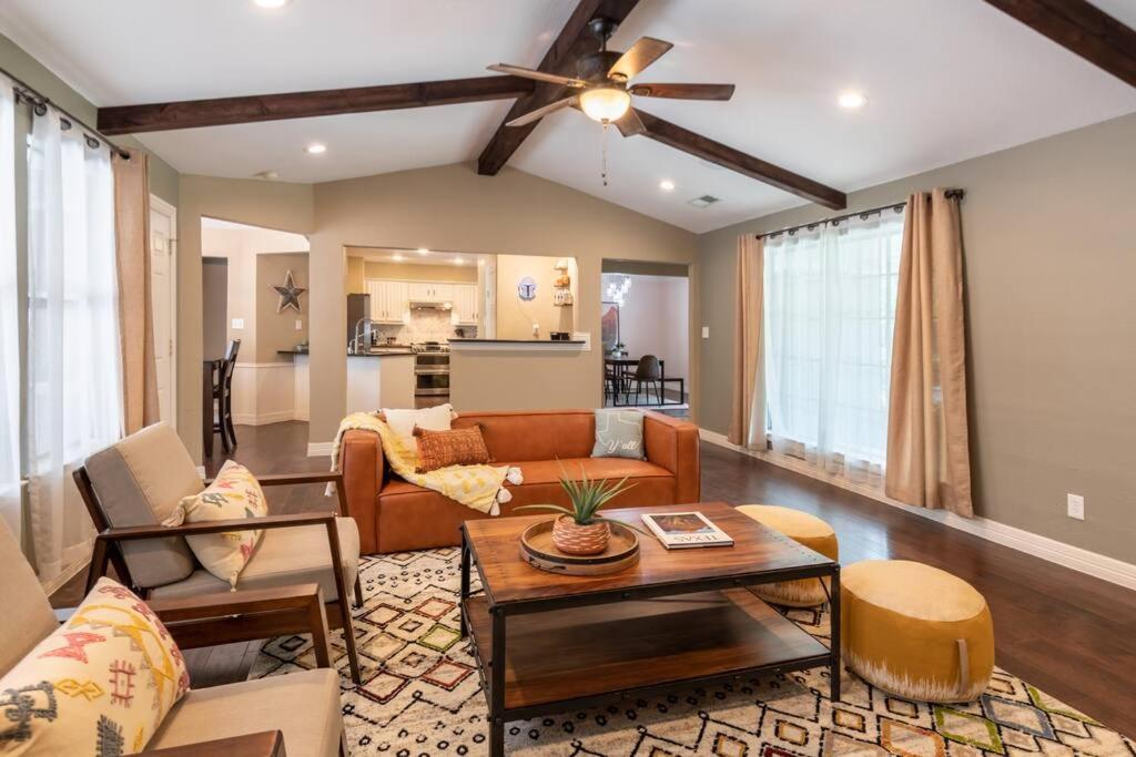 Four-Bedroom House photo 2