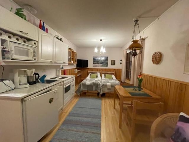 One-Bedroom Apartment photo 1