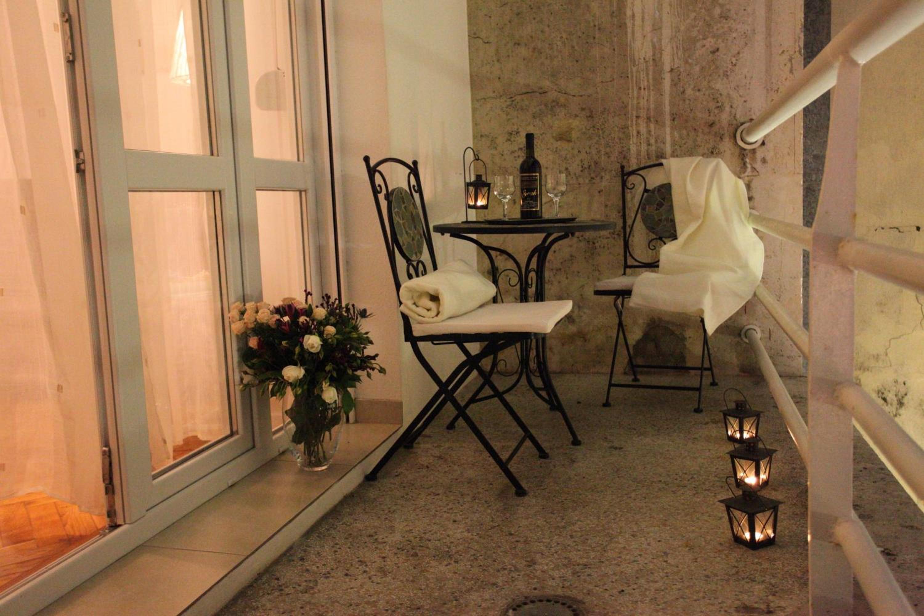 One-Bedroom Apartment with Balcony - Photo 43