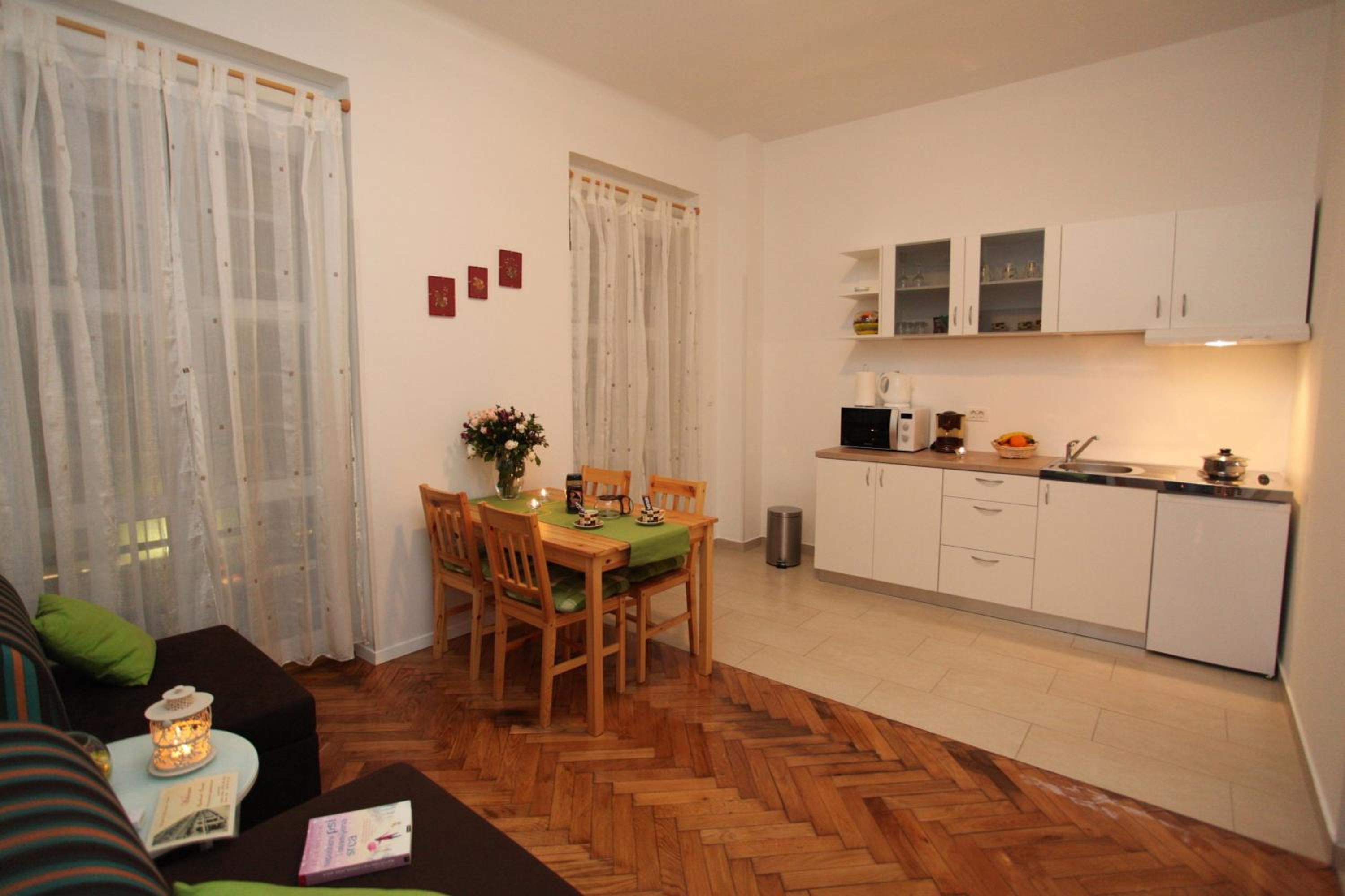 One-Bedroom Apartment with Balcony - Photo 37