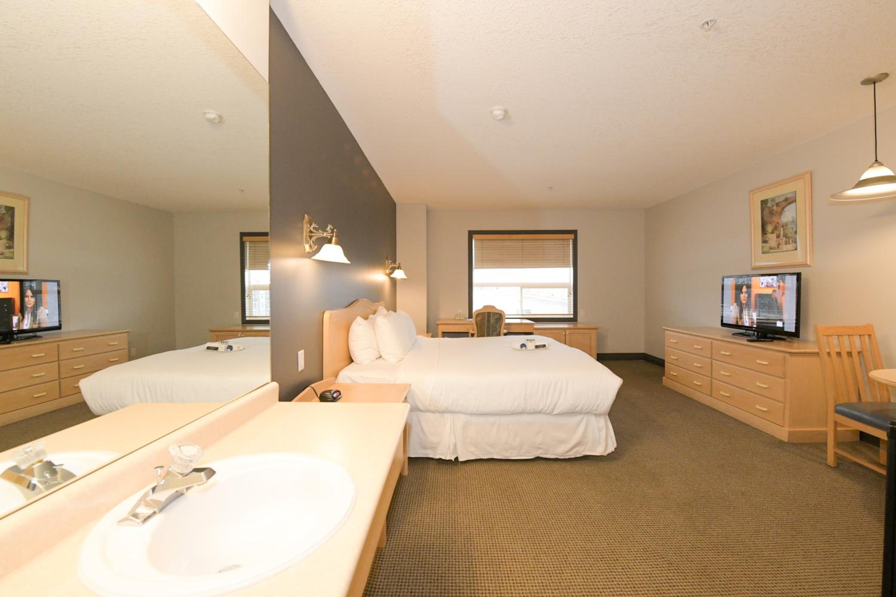 Standard King Room photo 1