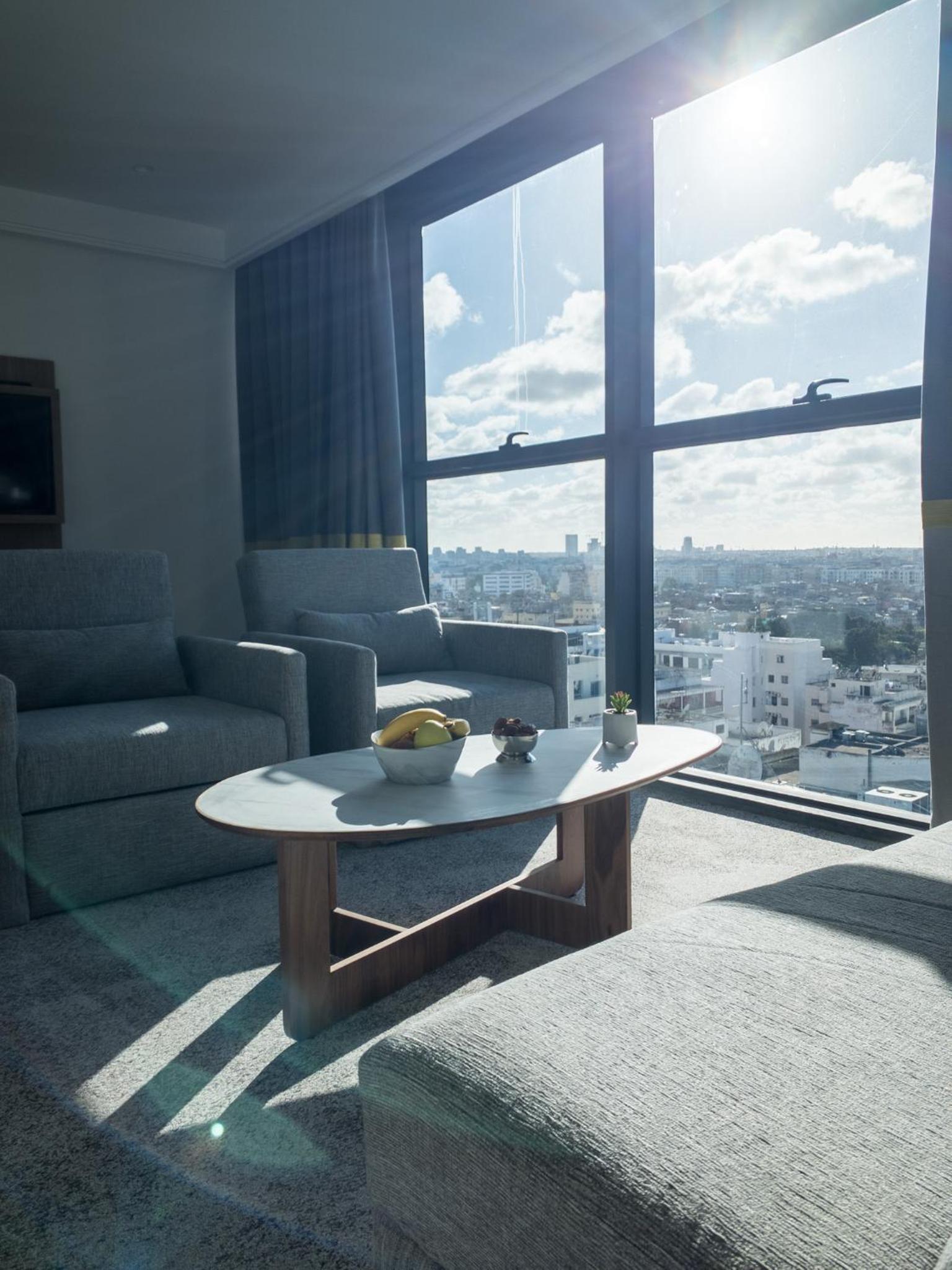 Executive Suite - Photo 1