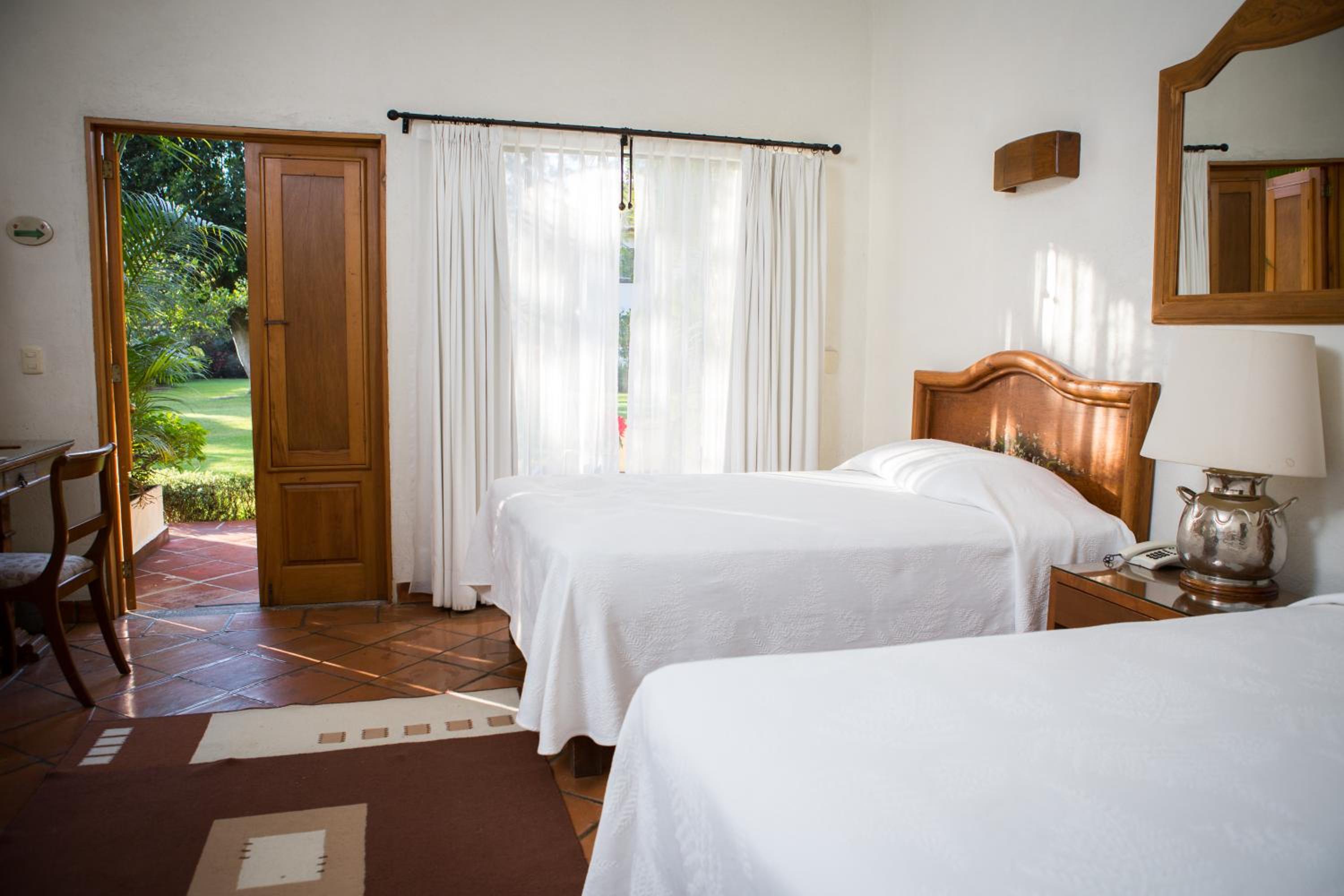 Double Room with Two Double Beds - Photo 1