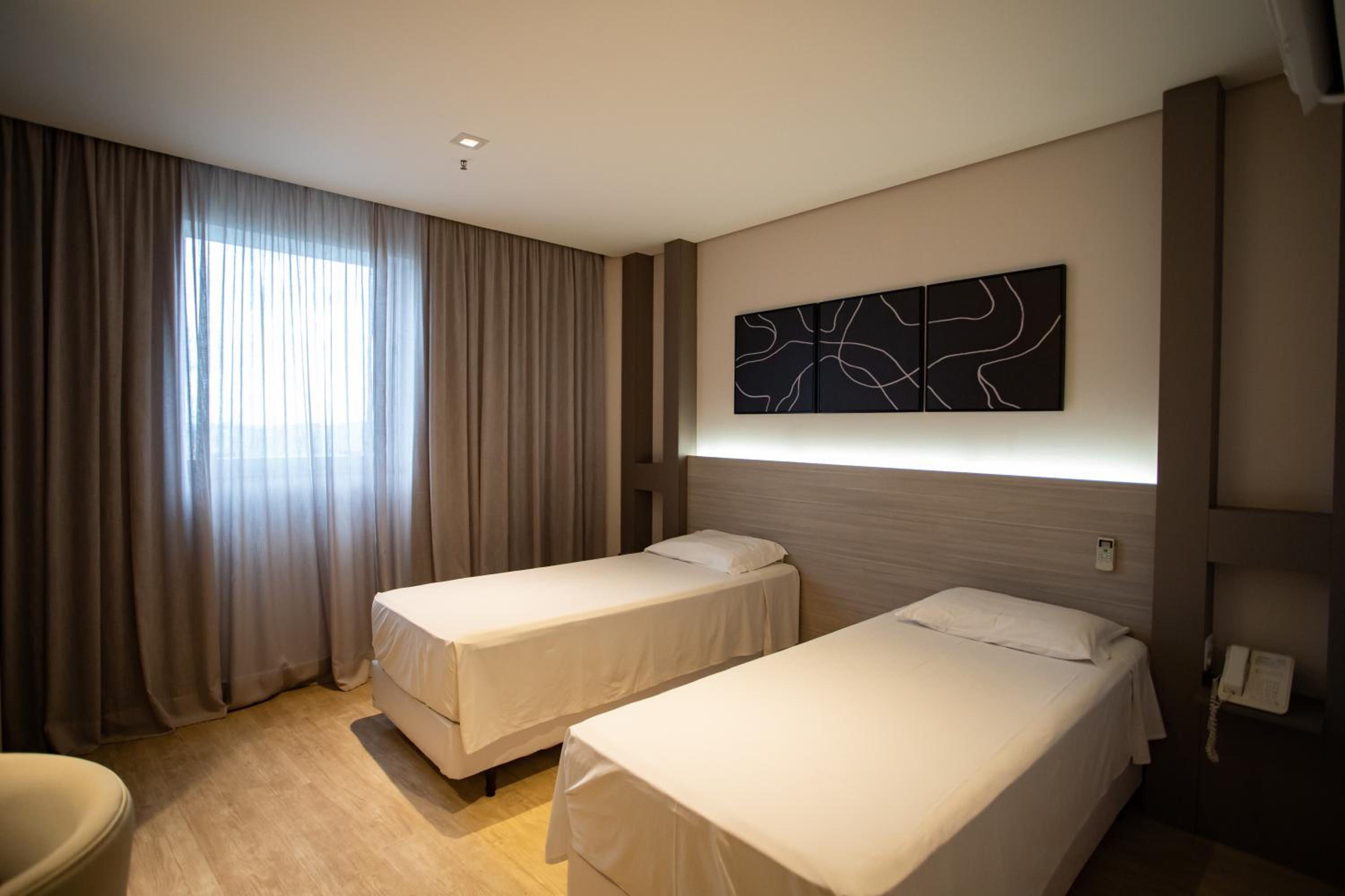 Standard Twin Room photo 2