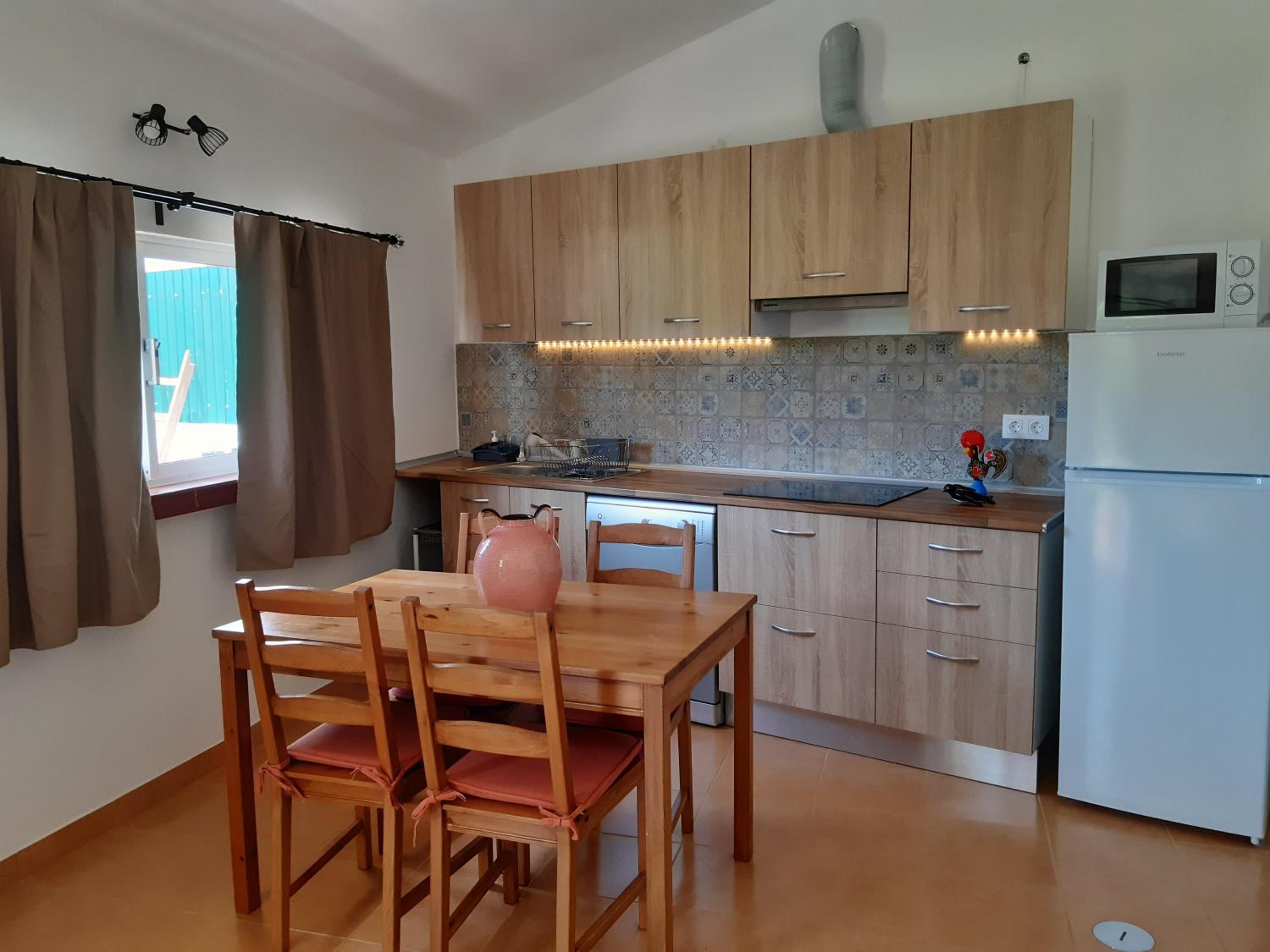 One-Bedroom Apartment - Photo 3