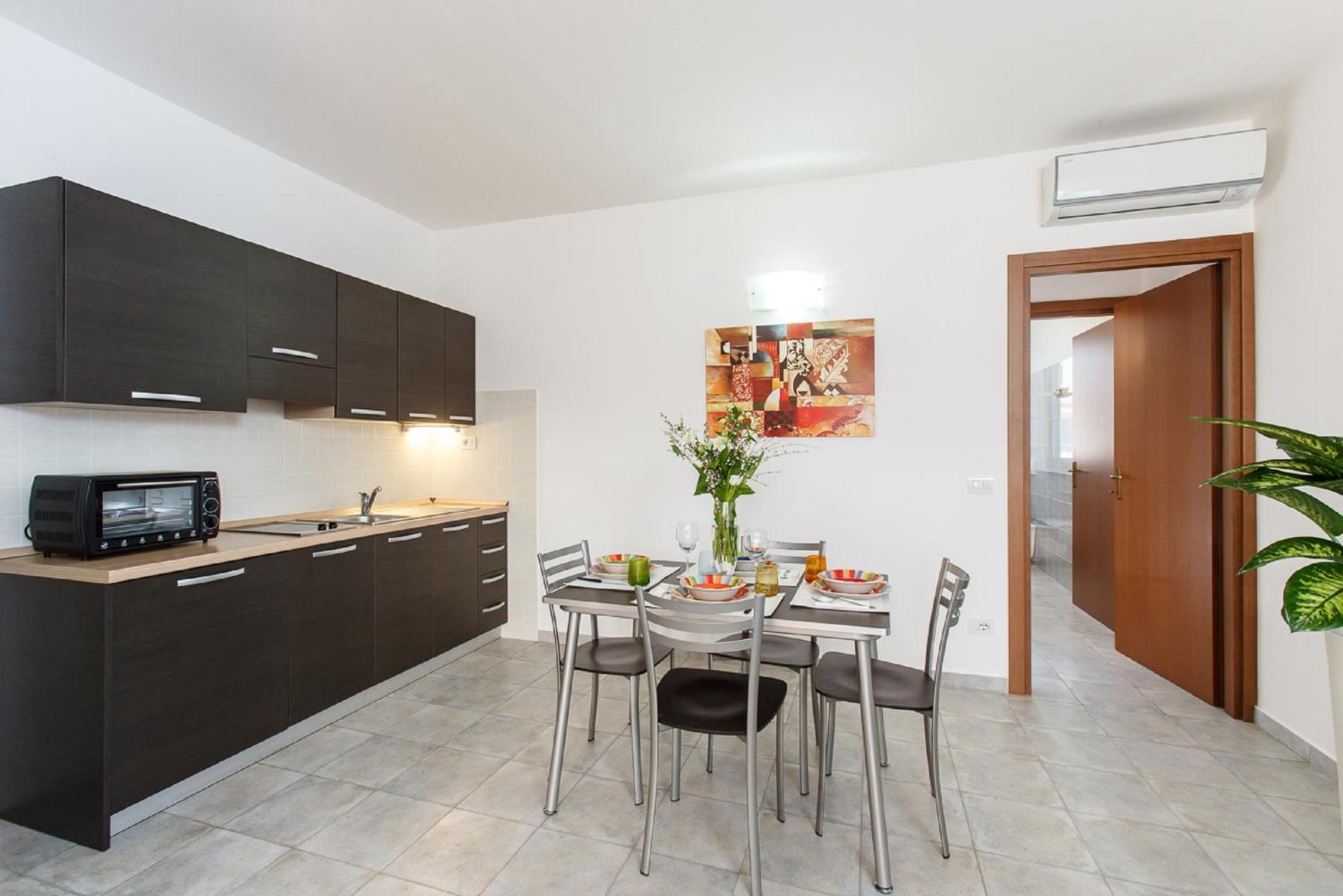 One-Bedroom Apartment - Ground Floor photo 3
