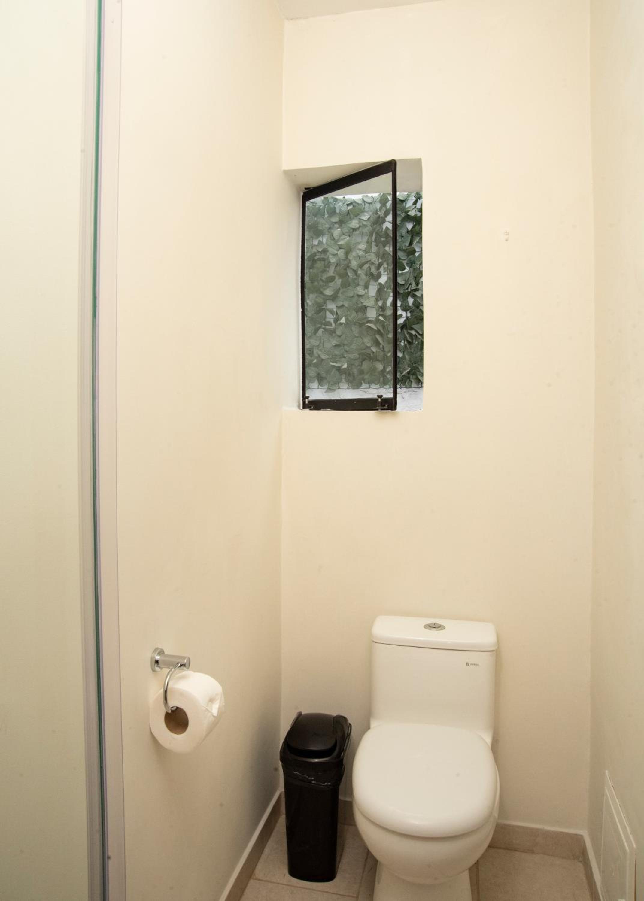 Queen Room - Photo 12