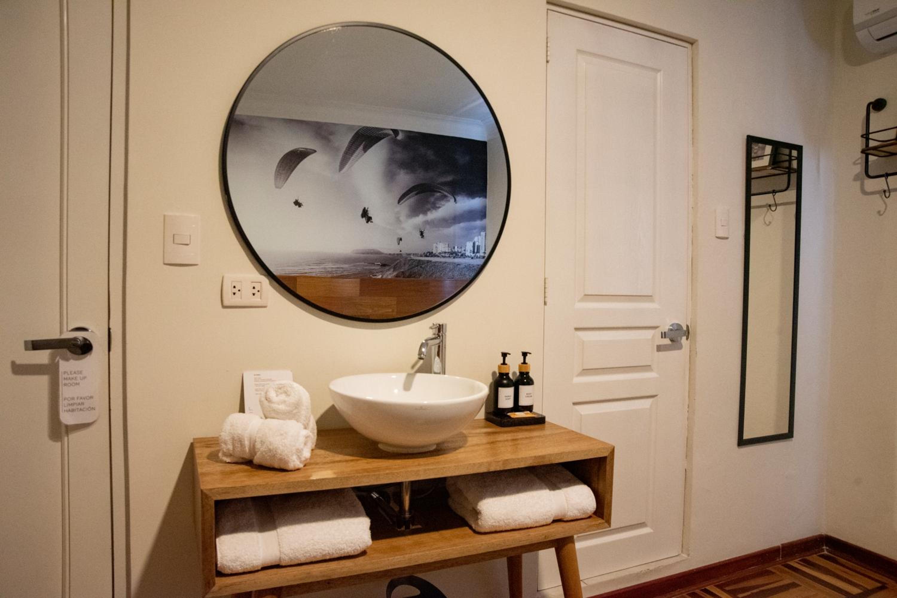 Queen Room - Photo 6