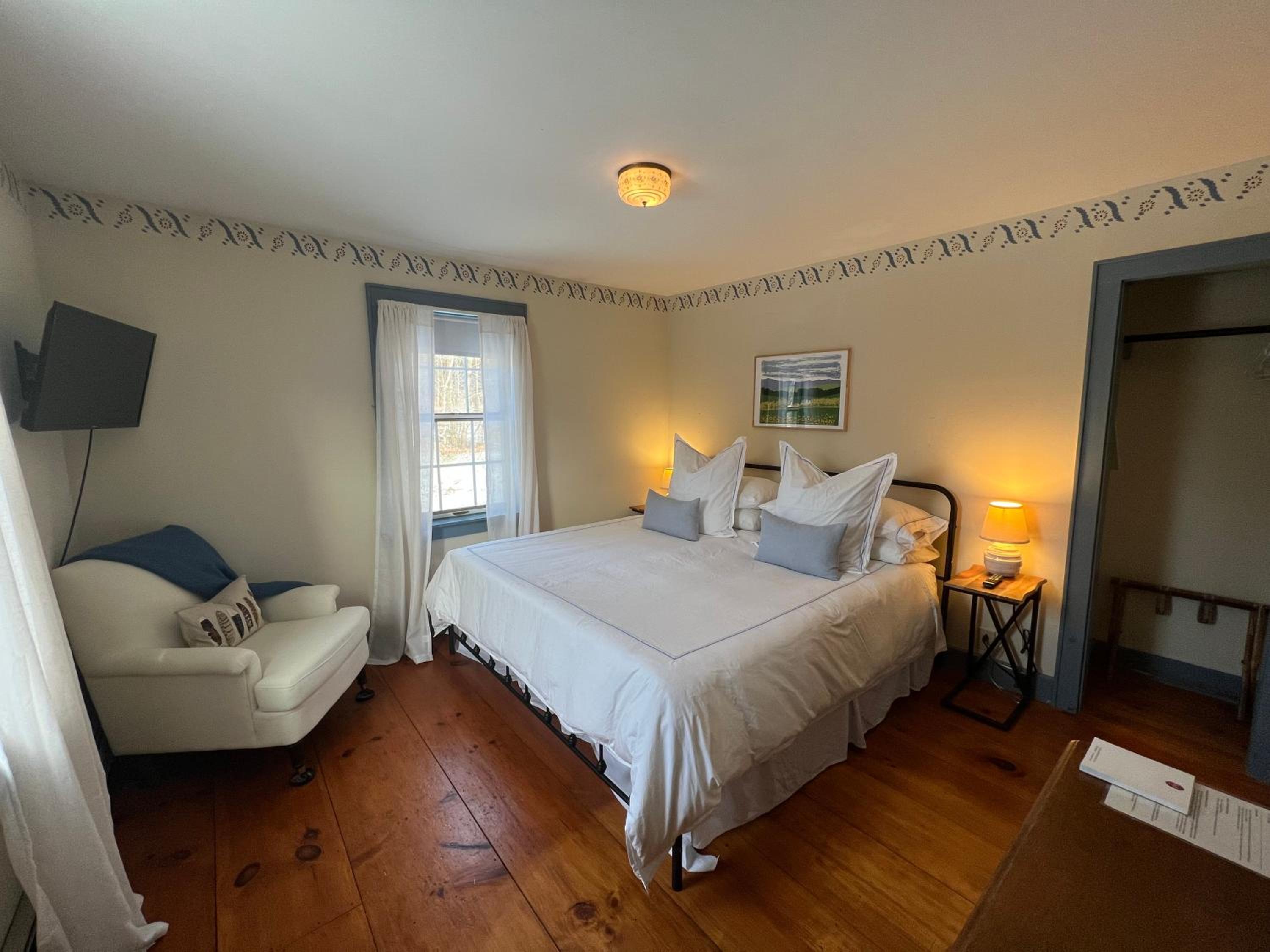 King Room with Mountain View photo 2