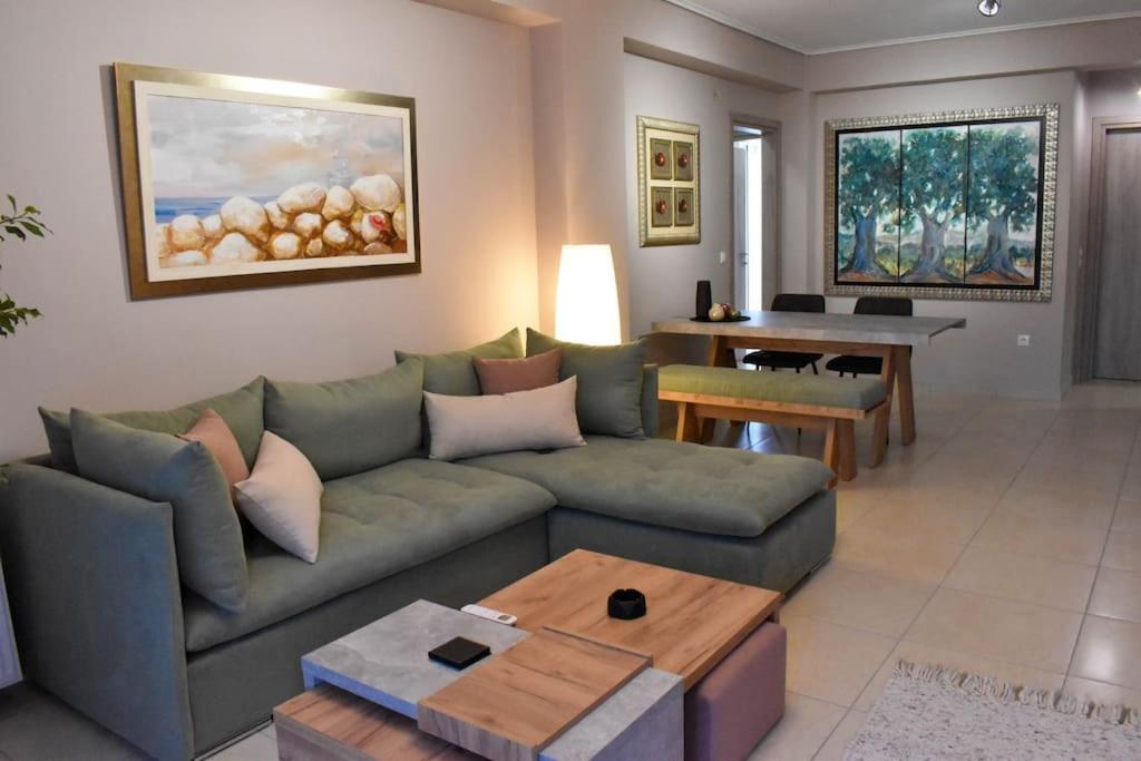 Three-Bedroom Apartment photo 1