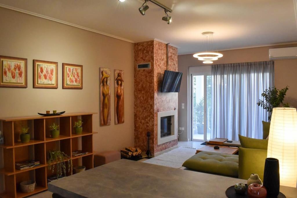 Three-Bedroom Apartment photo 2