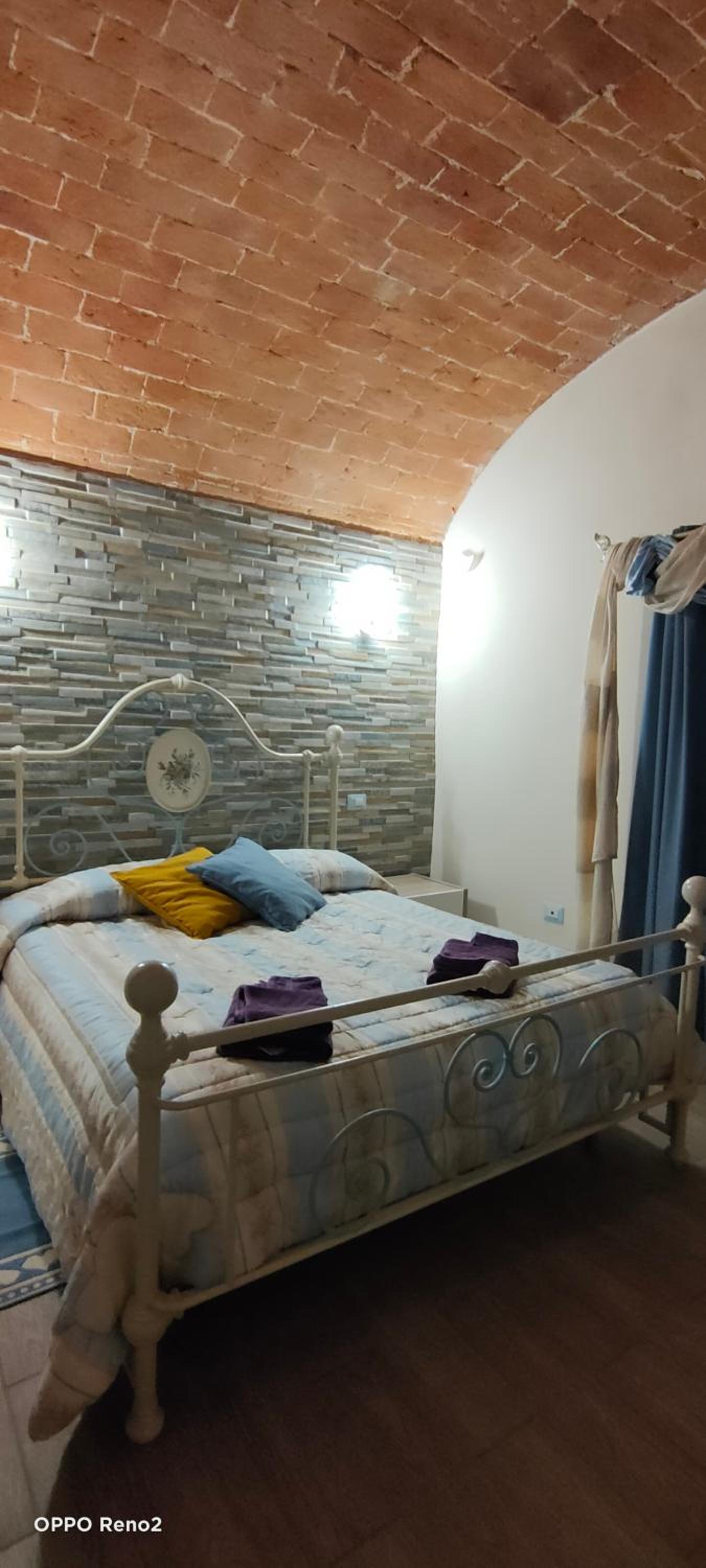 Standard Suite - Photo 2