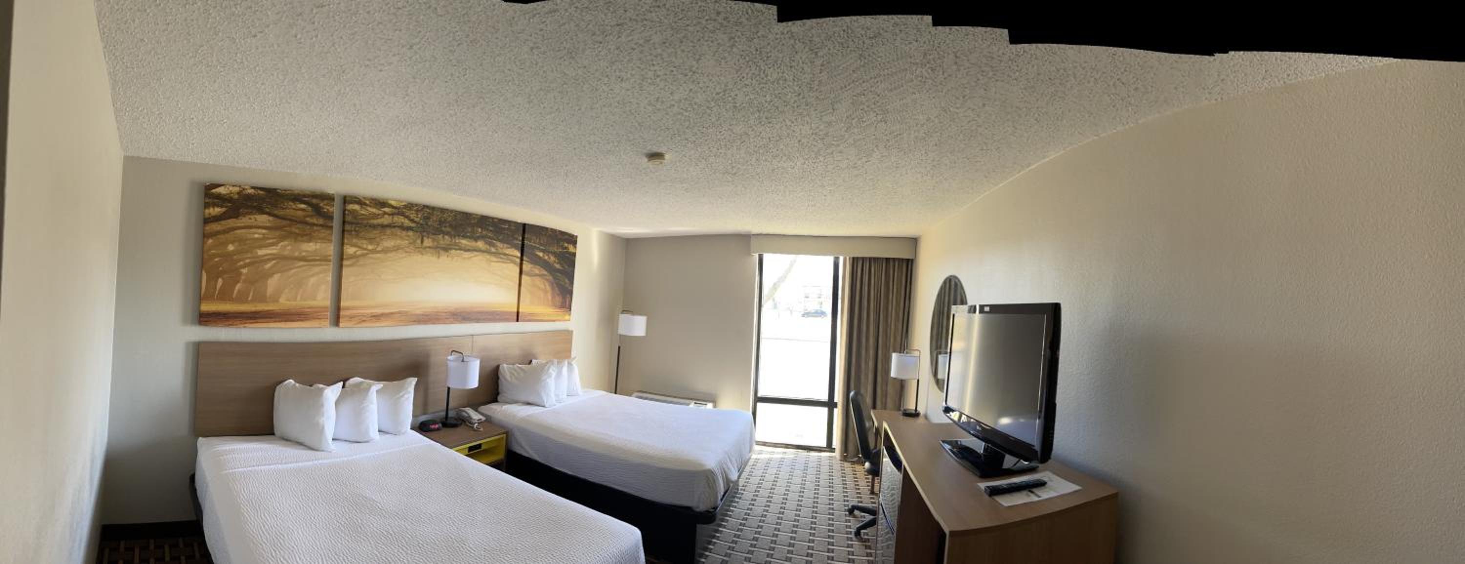 Queen Room with Two Queen Beds - Non-Smoking photo 1