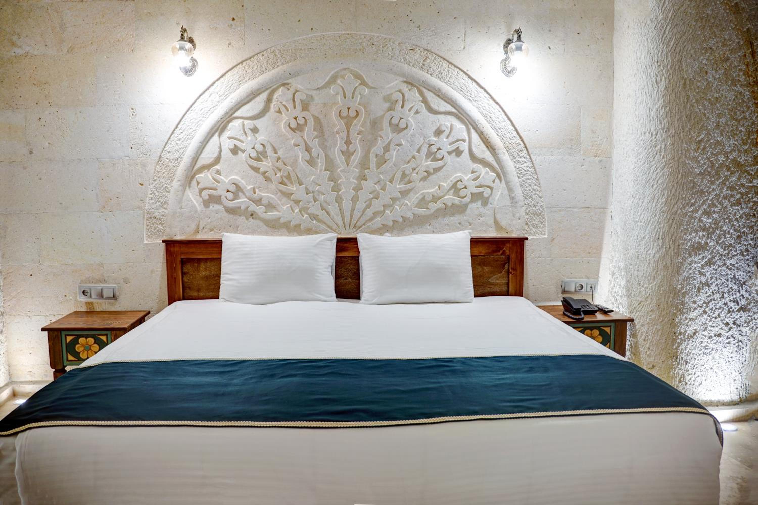 Deluxe Room - Photo 5
