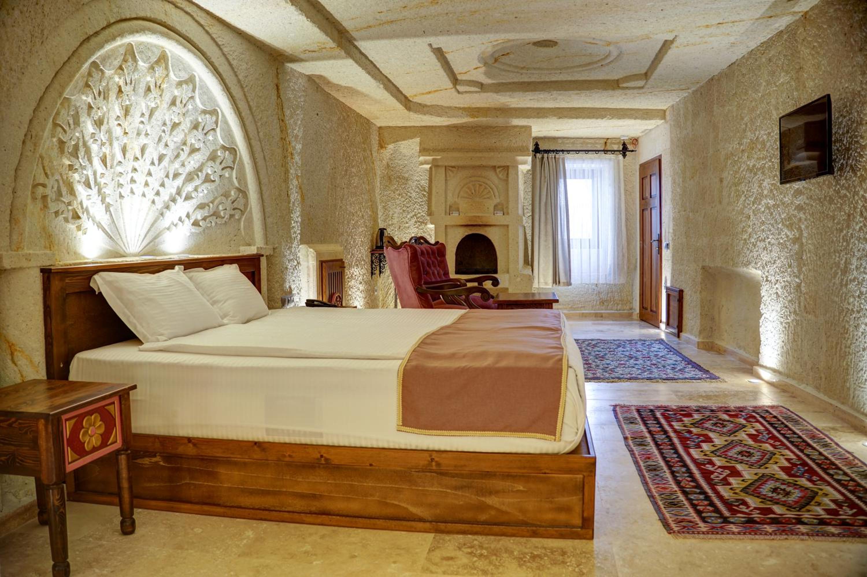 Deluxe Room - Photo 10