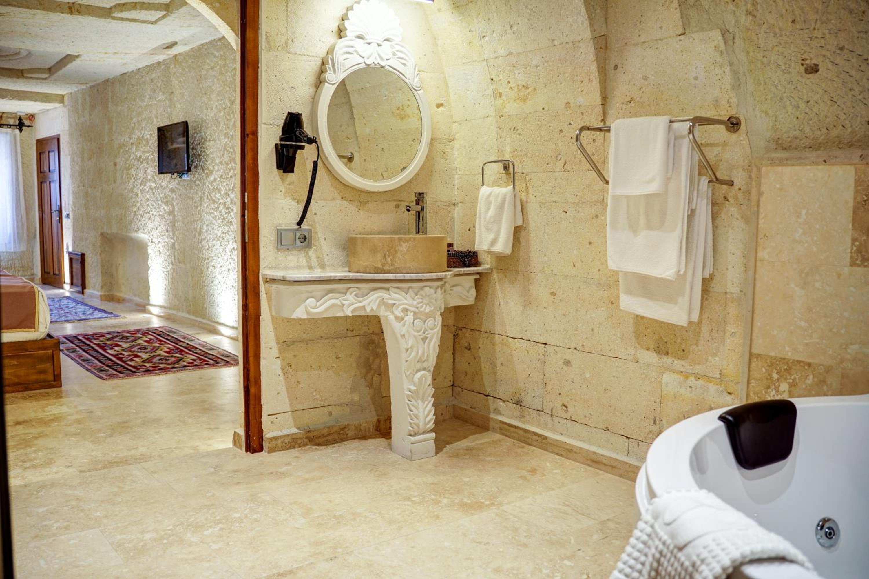 Deluxe Room - Photo 14