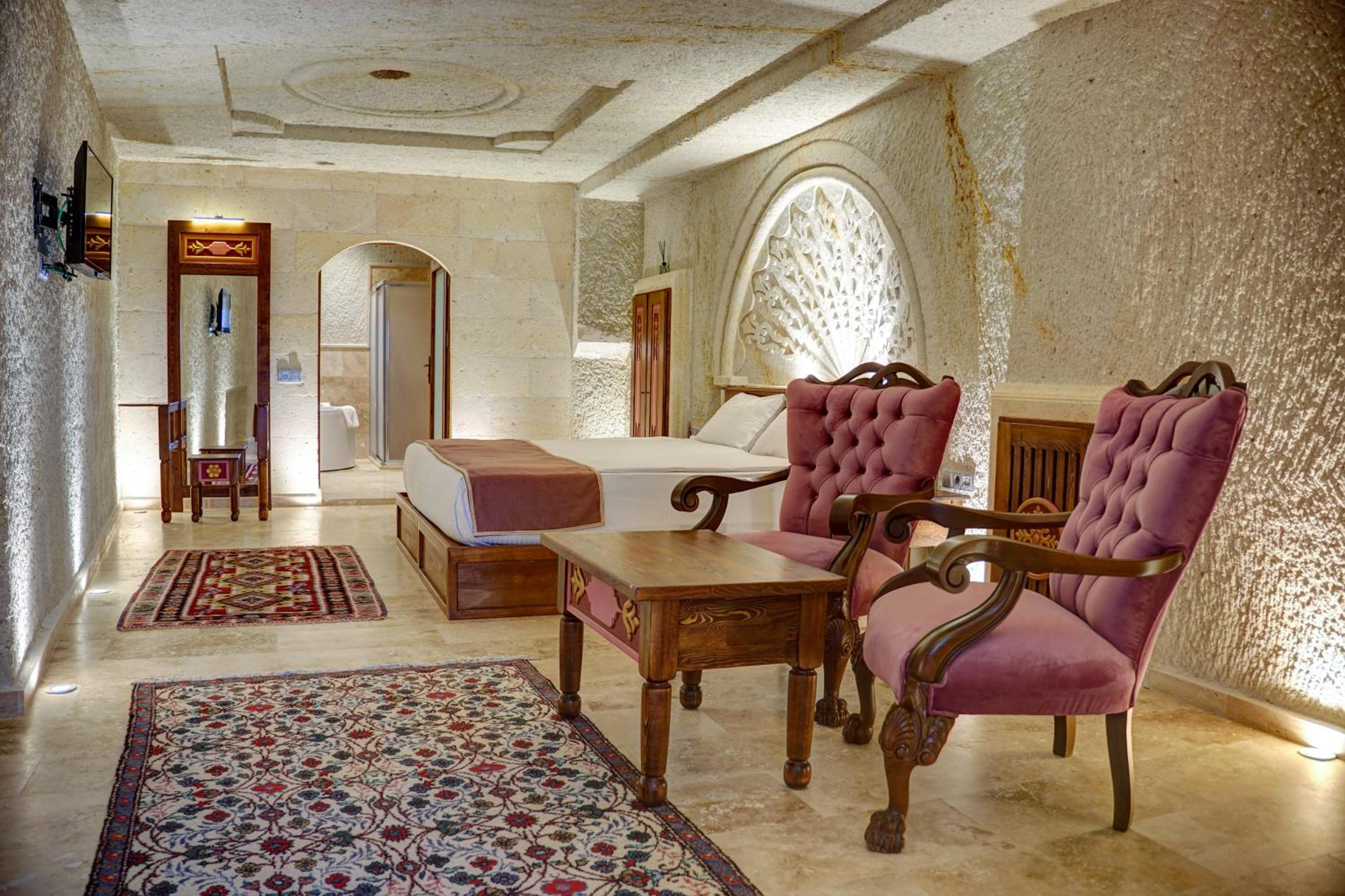 Deluxe Room - Photo 11