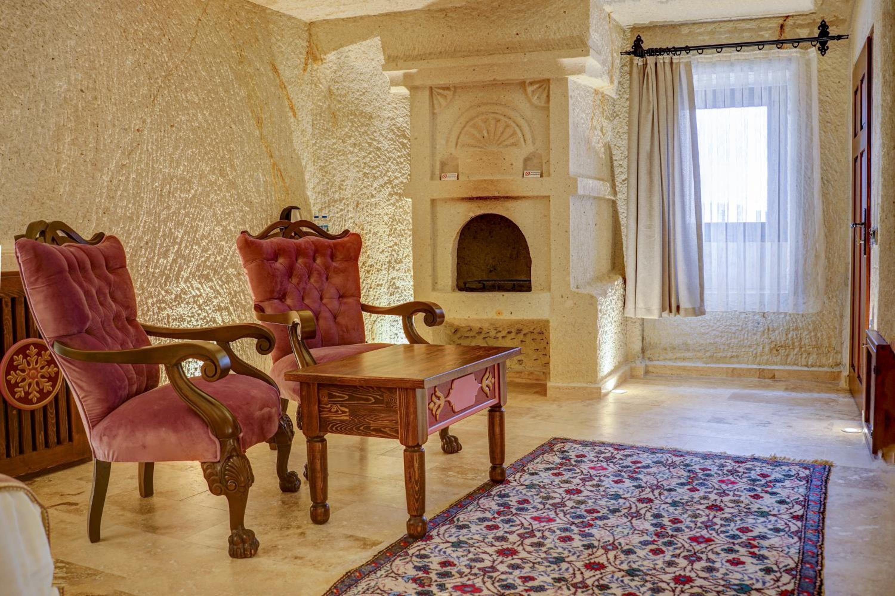 Deluxe Room - Photo 8