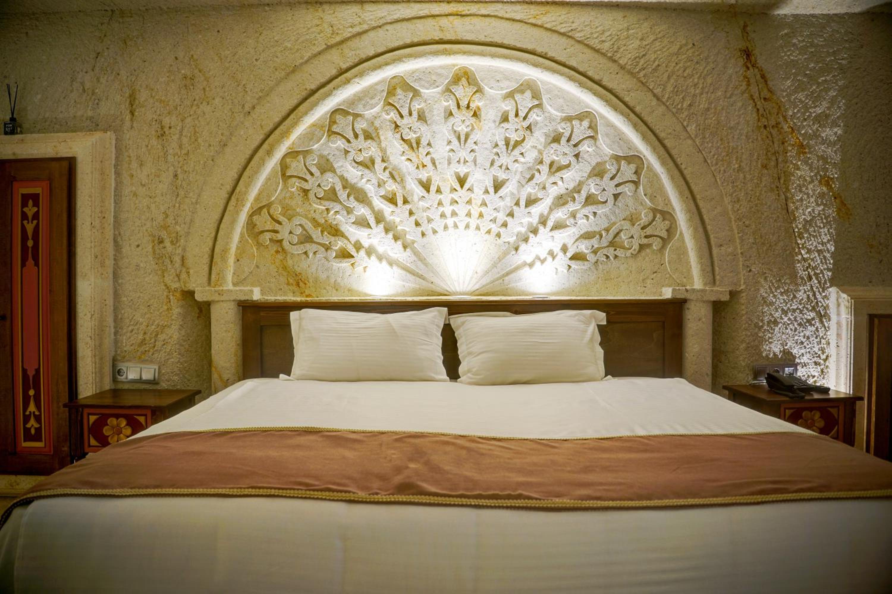 Deluxe Room - Photo 3