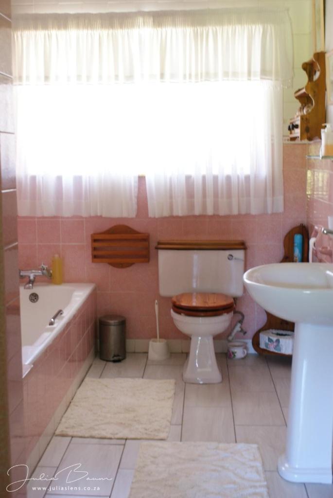 Double Room - Photo 16