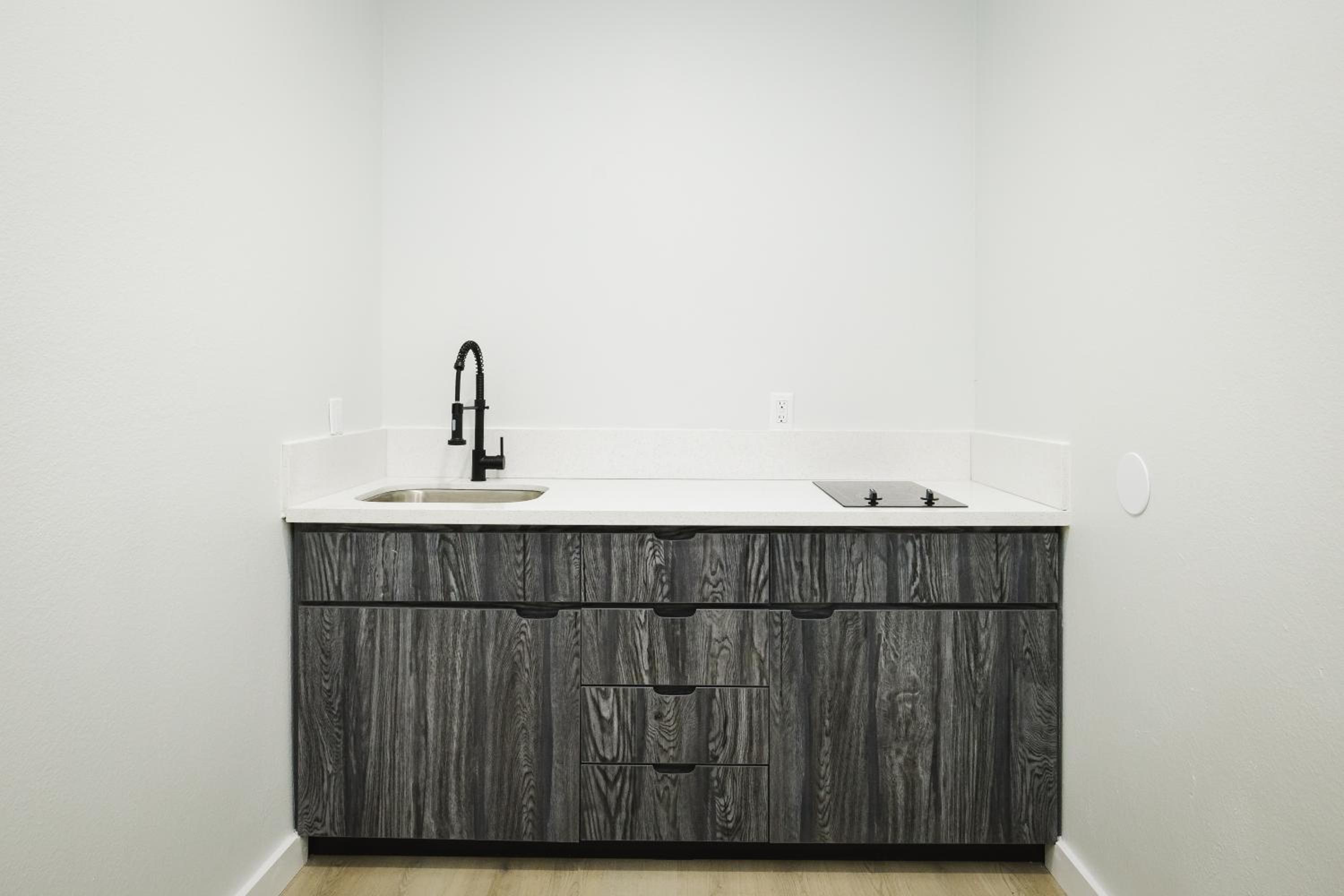 King Room with Kitchenette - Photo 24