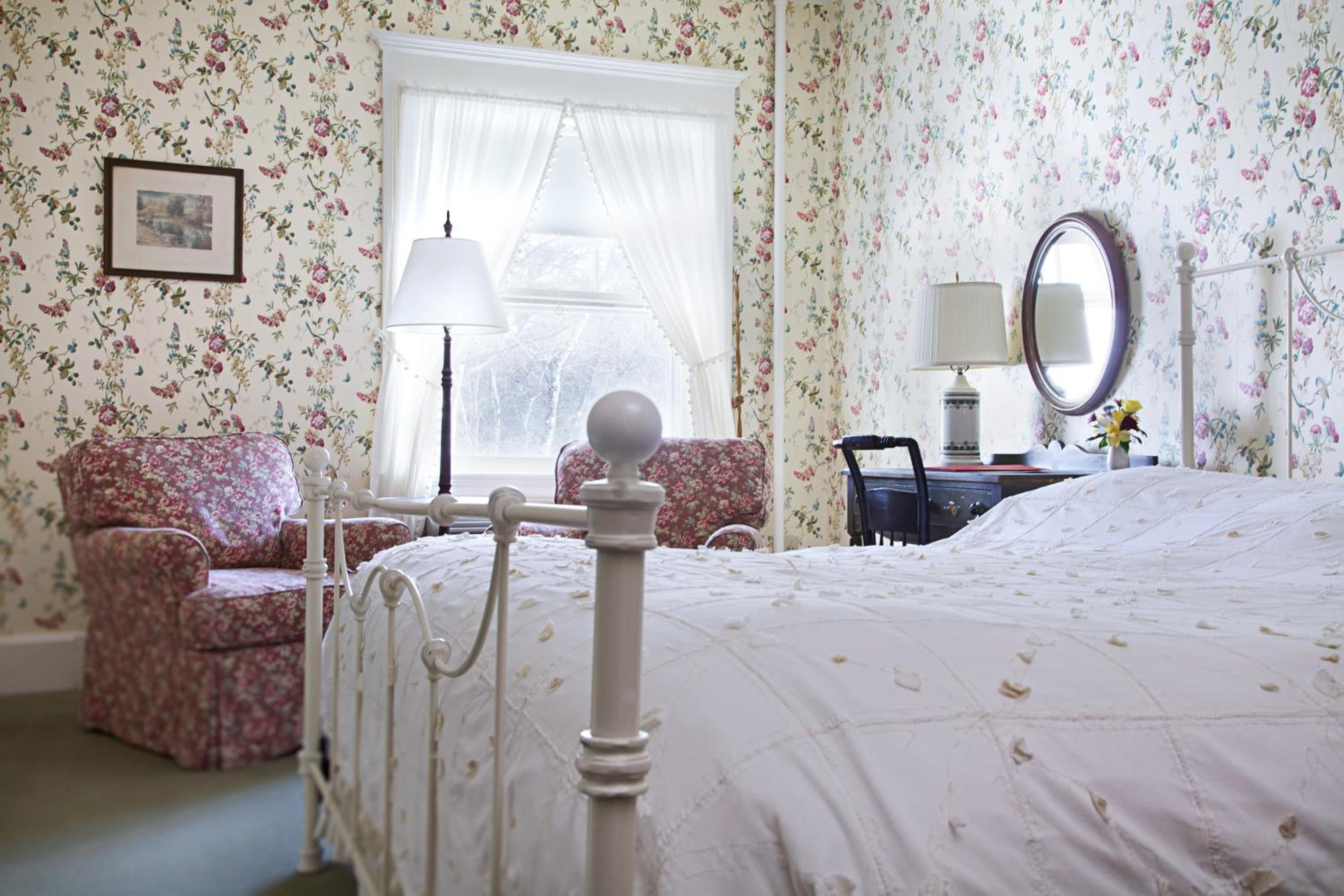 Main Inn Queen Room