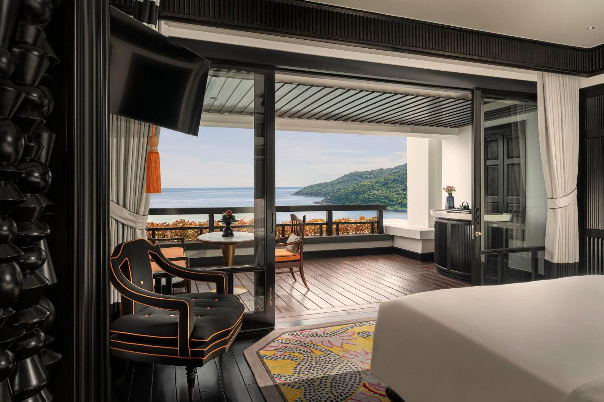 Classic King Room with Panoramic Ocean View - Photo 2