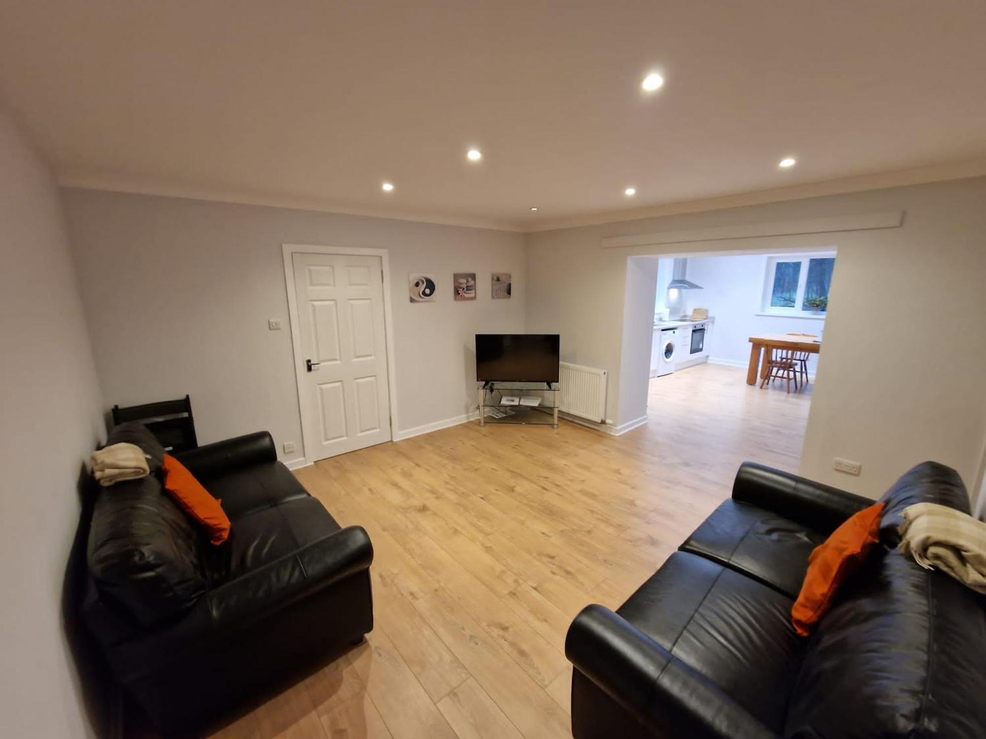 Four-Bedroom House photo 3