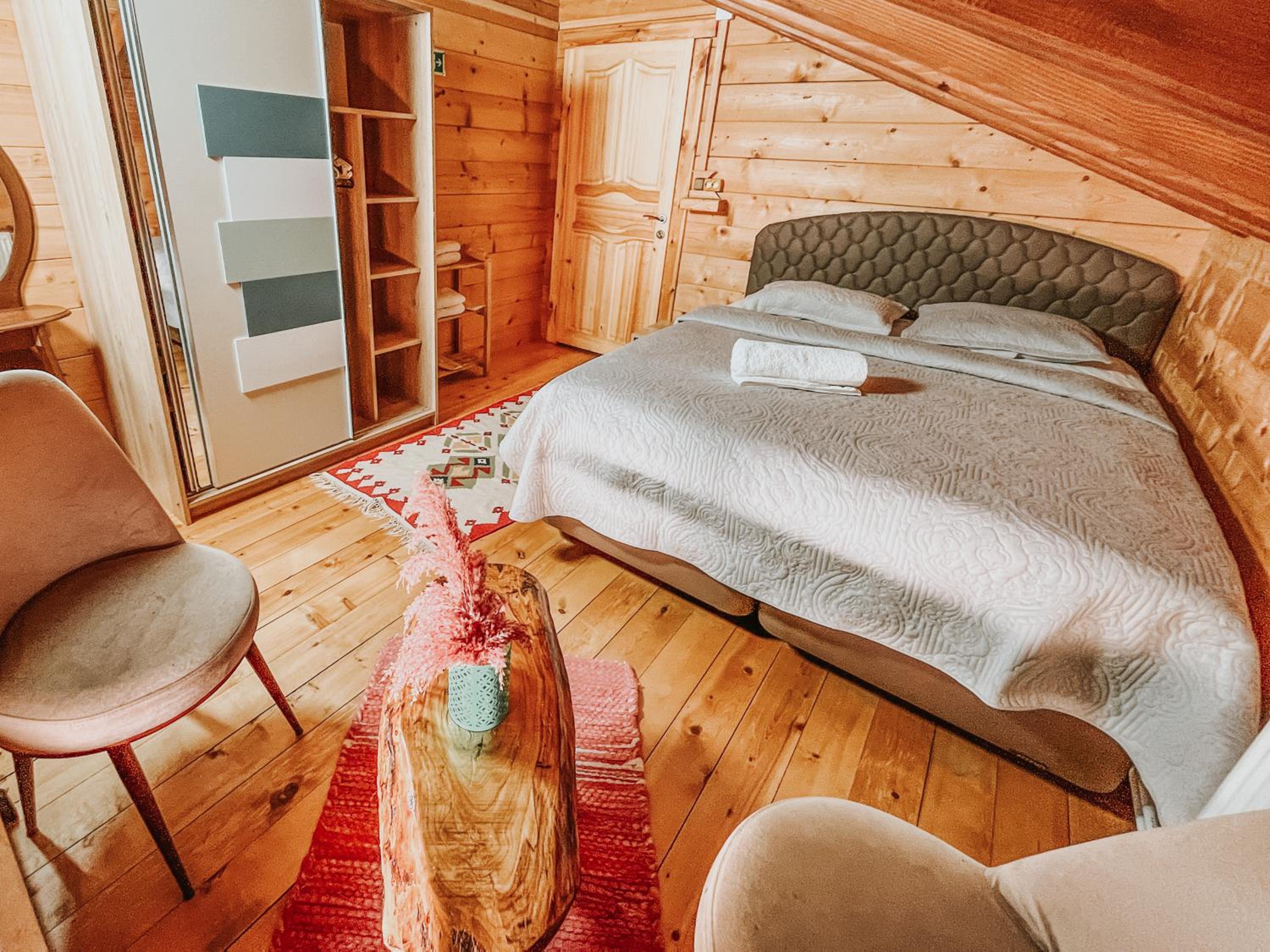 Three-Bedroom Apartment - Photo 19