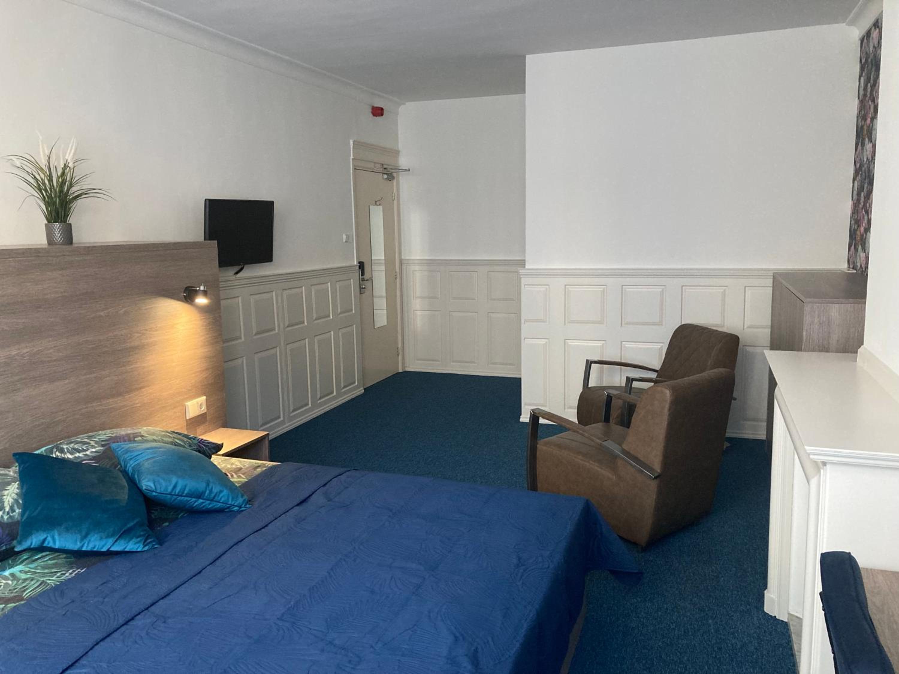 Deluxe Double Room with Shower photo 3