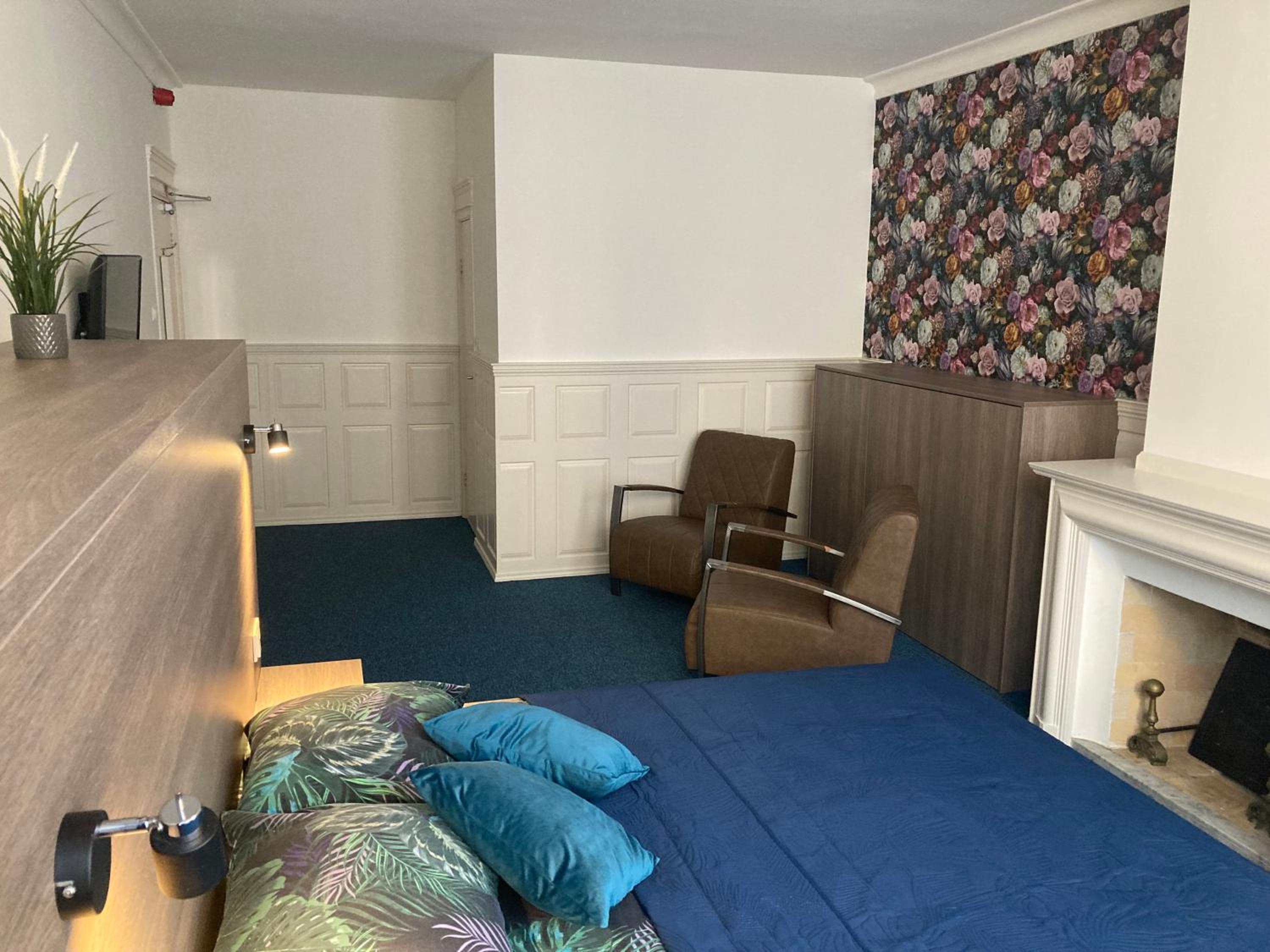 Deluxe Double Room with Shower photo 2
